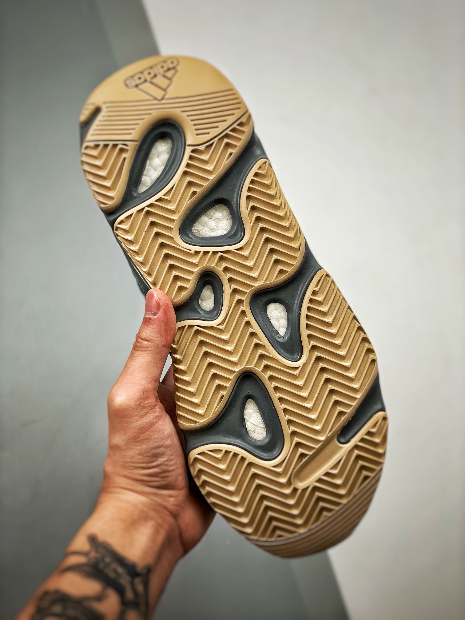 Unisex Yeezy Boost 700 Fashion Casual Shoes