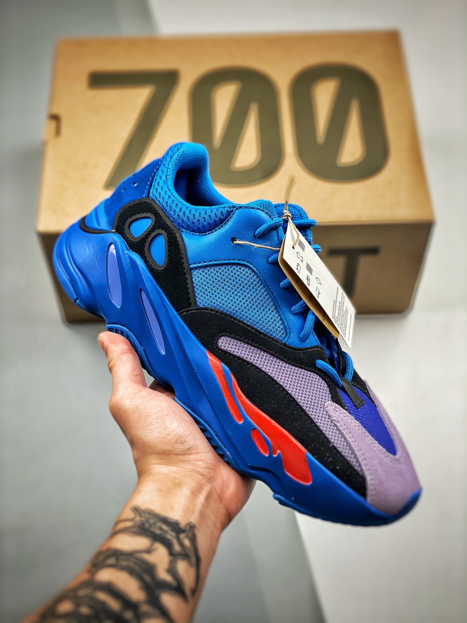 Unisex Yeezy Boost 700 Fashion Casual Shoes