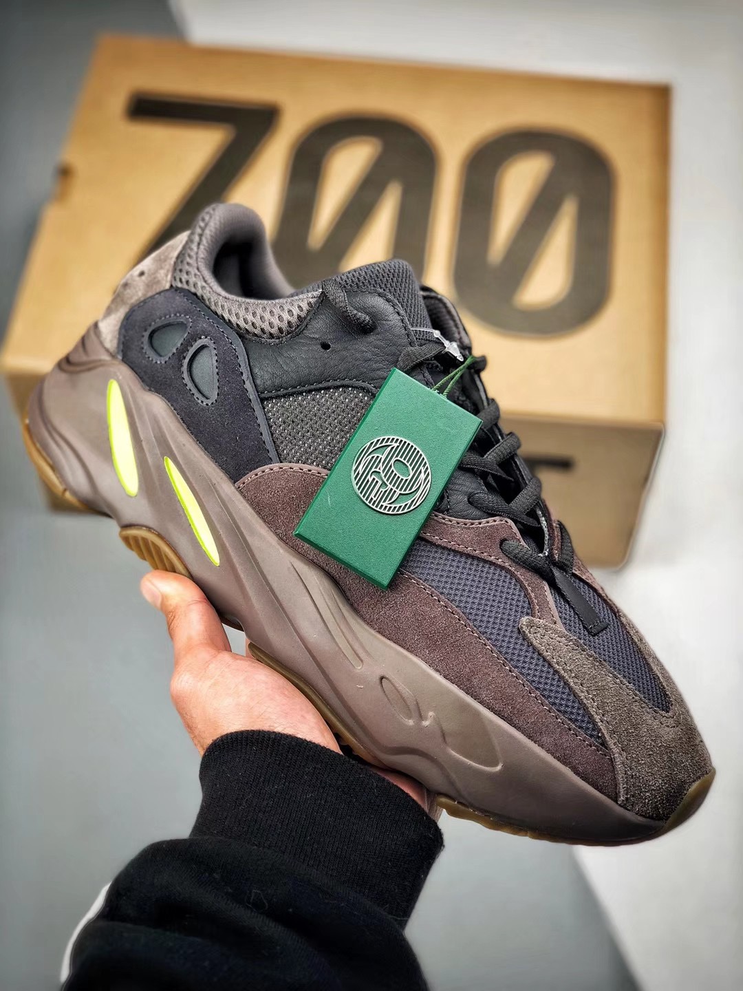 Unisex Yeezy Boost 700 Fashion Casual Shoes