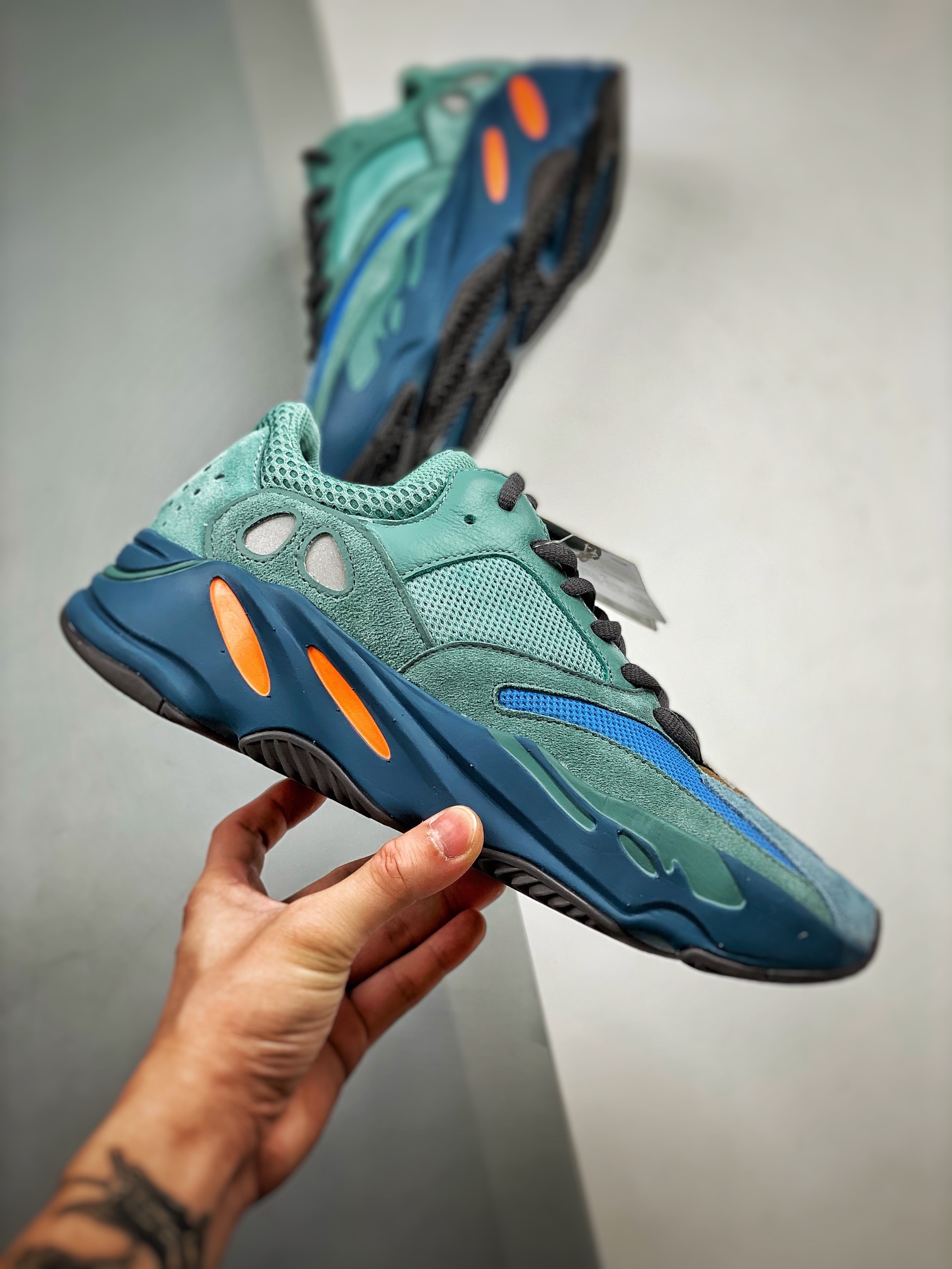 Unisex Yeezy Boost 700 Fashion Casual Shoes