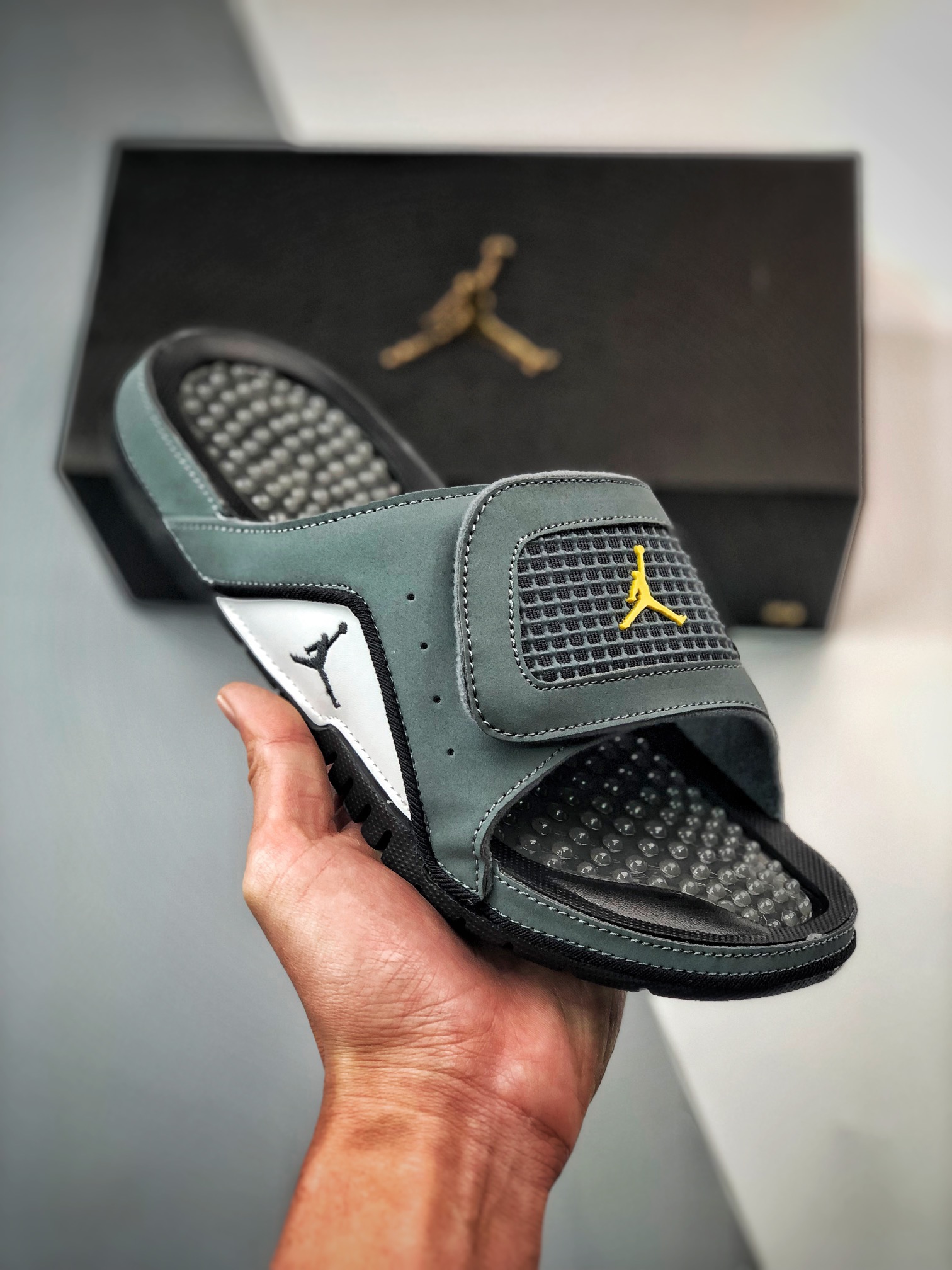 Unisex Fashion Slippers