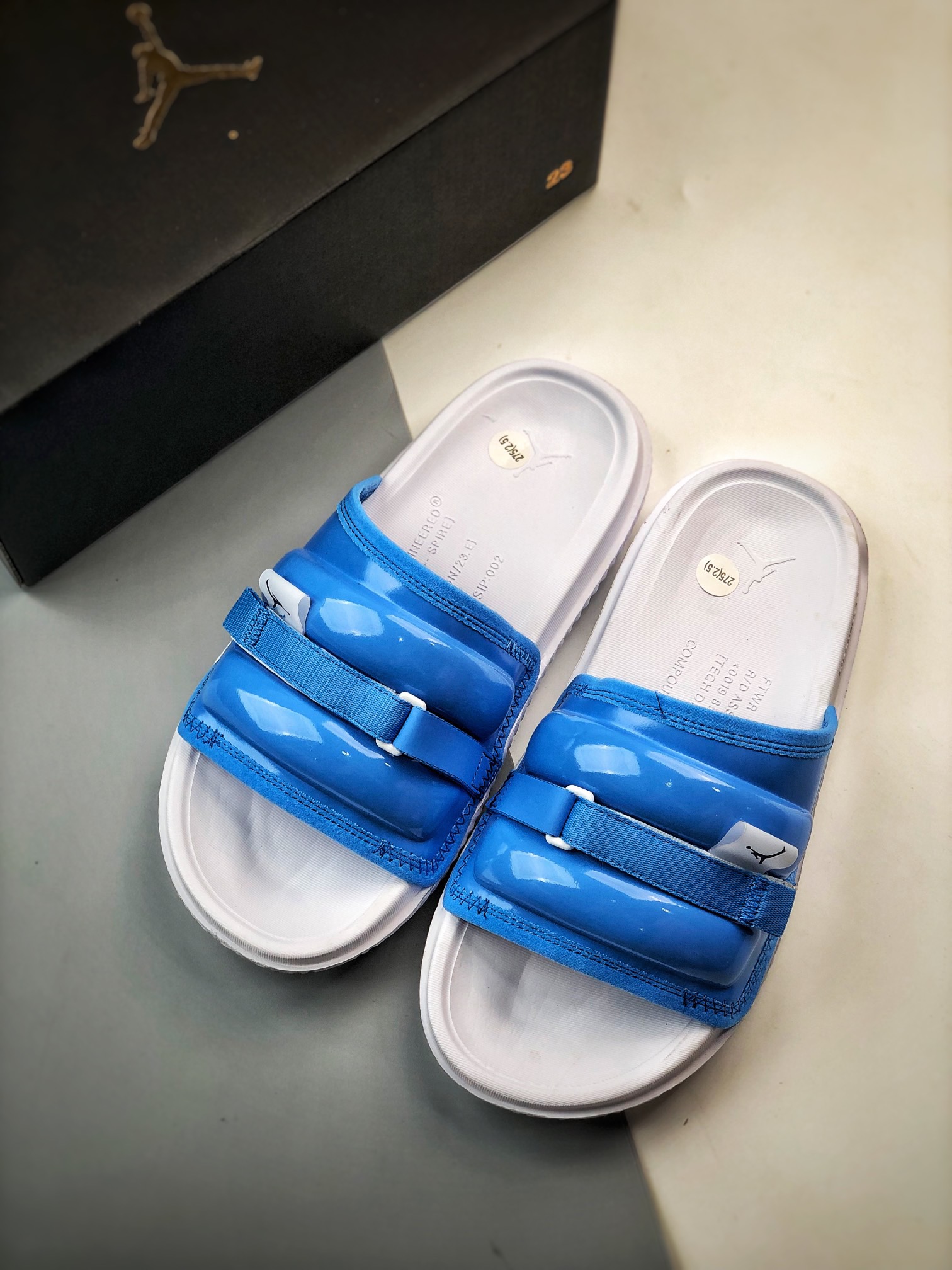 Unisex Fashion Slippers