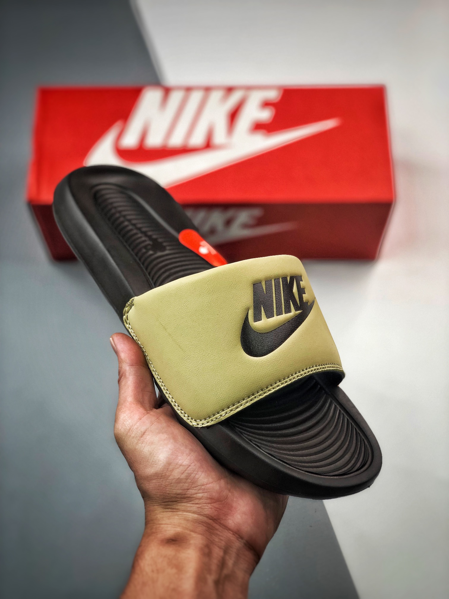 Unisex Fashion Slippers