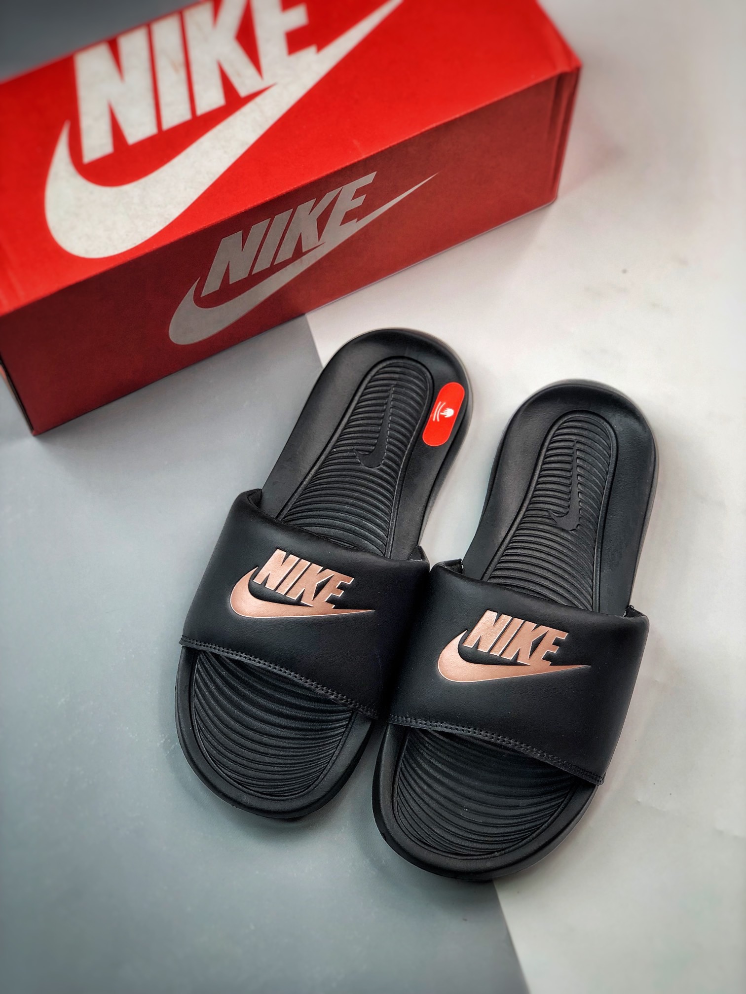Unisex Fashion Slippers