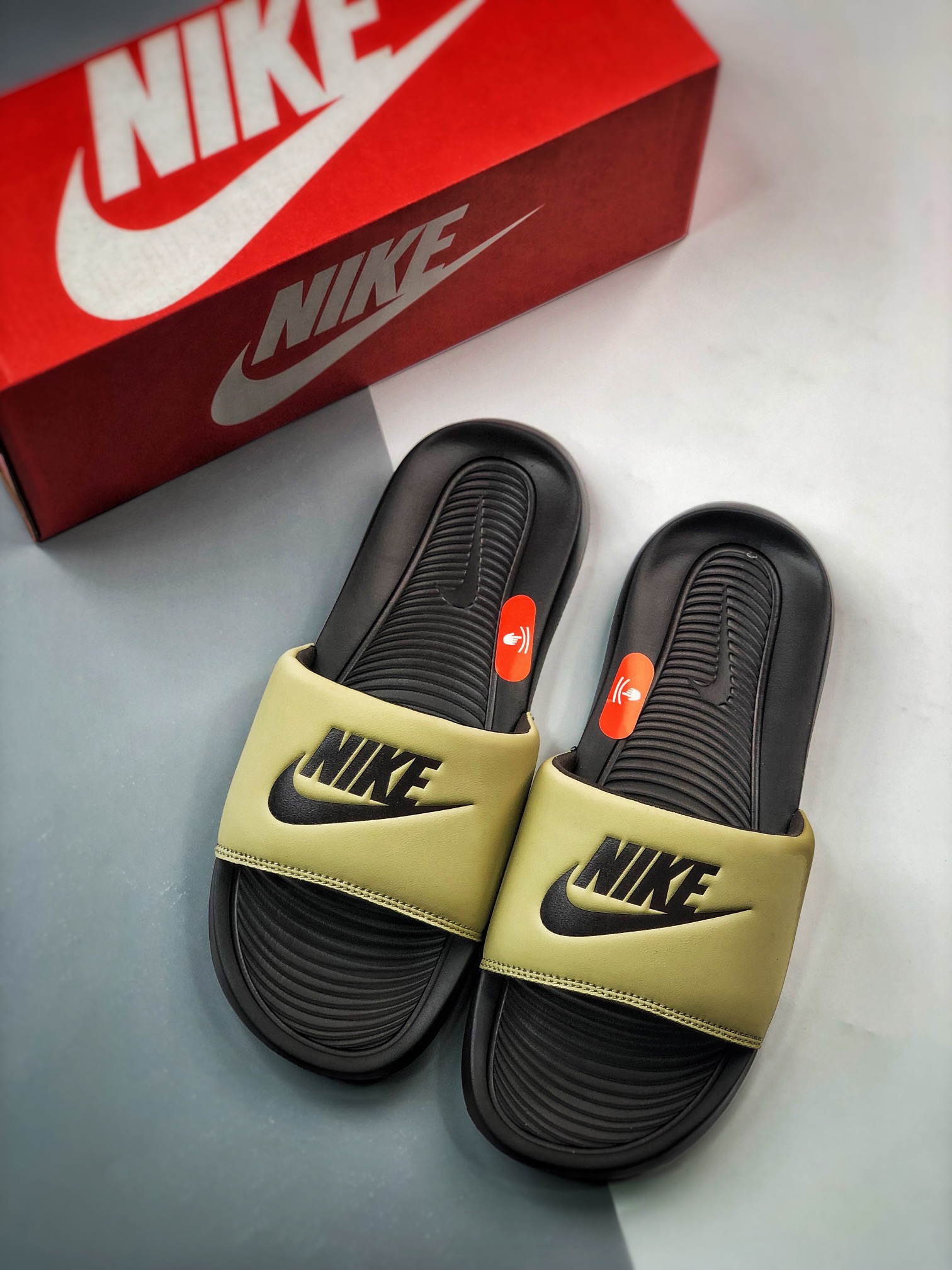 Unisex Fashion Slippers
