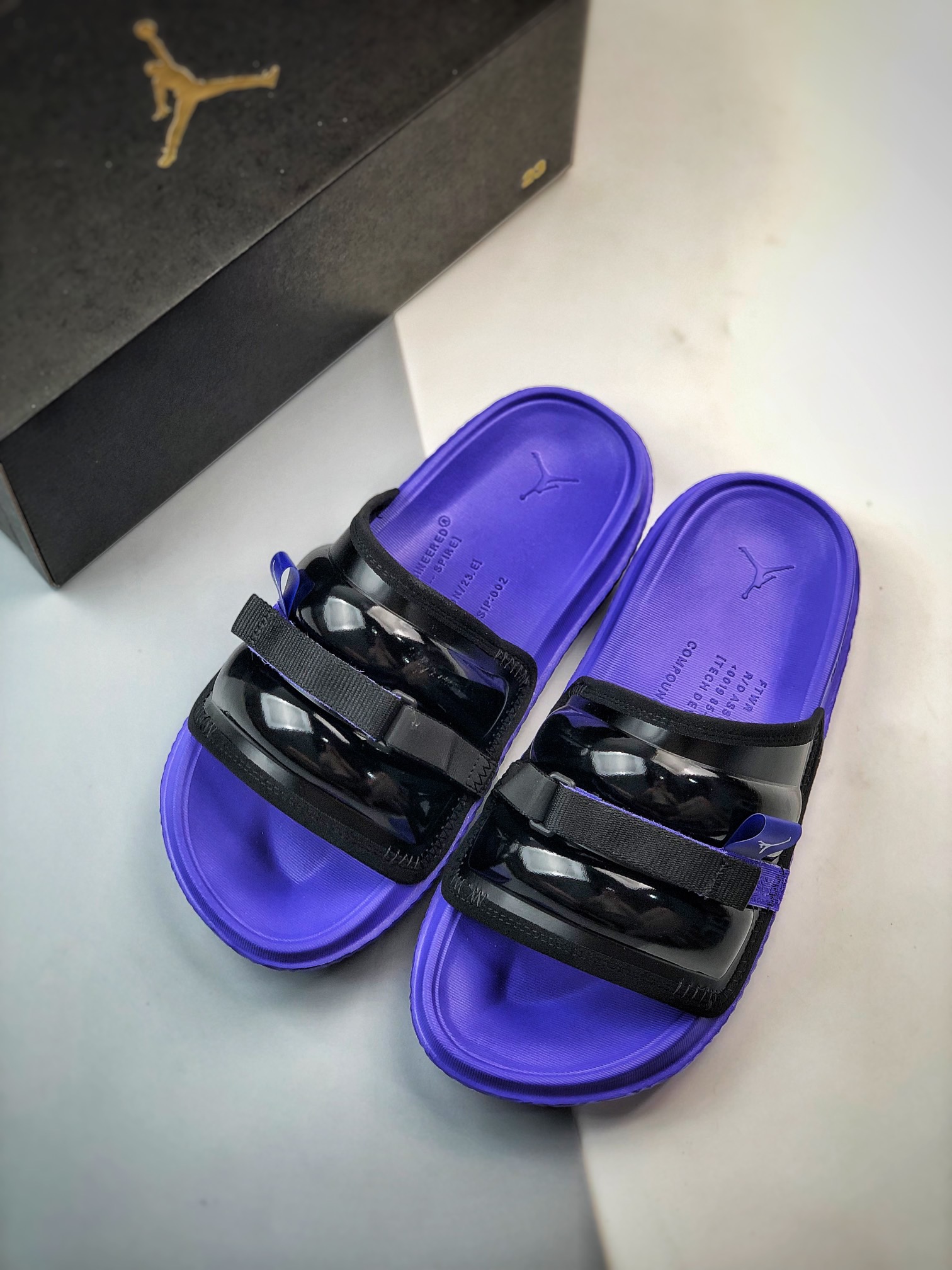 Unisex Fashion Slippers