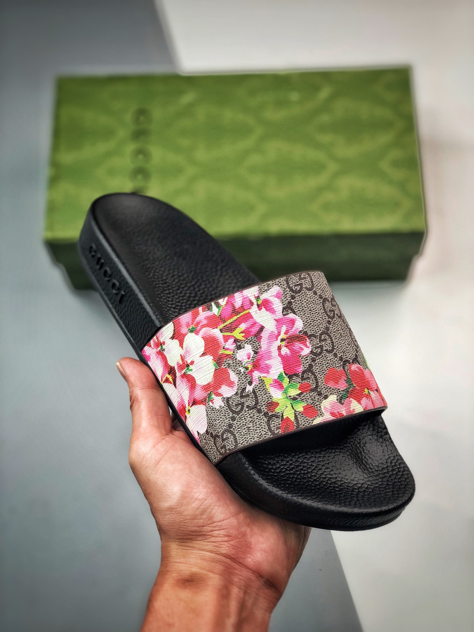 Unisex Fashion Slippers