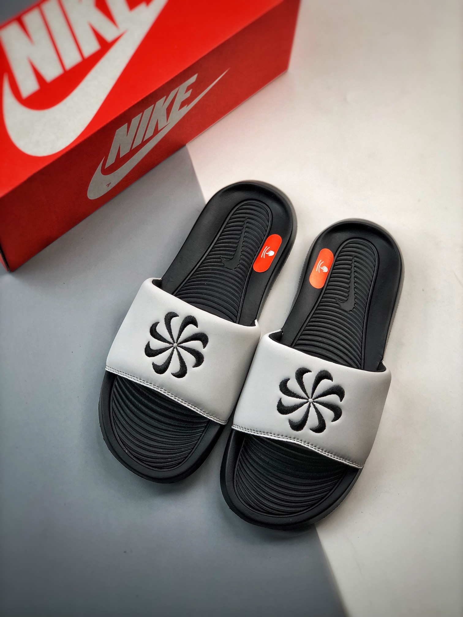 Unisex Fashion Slippers