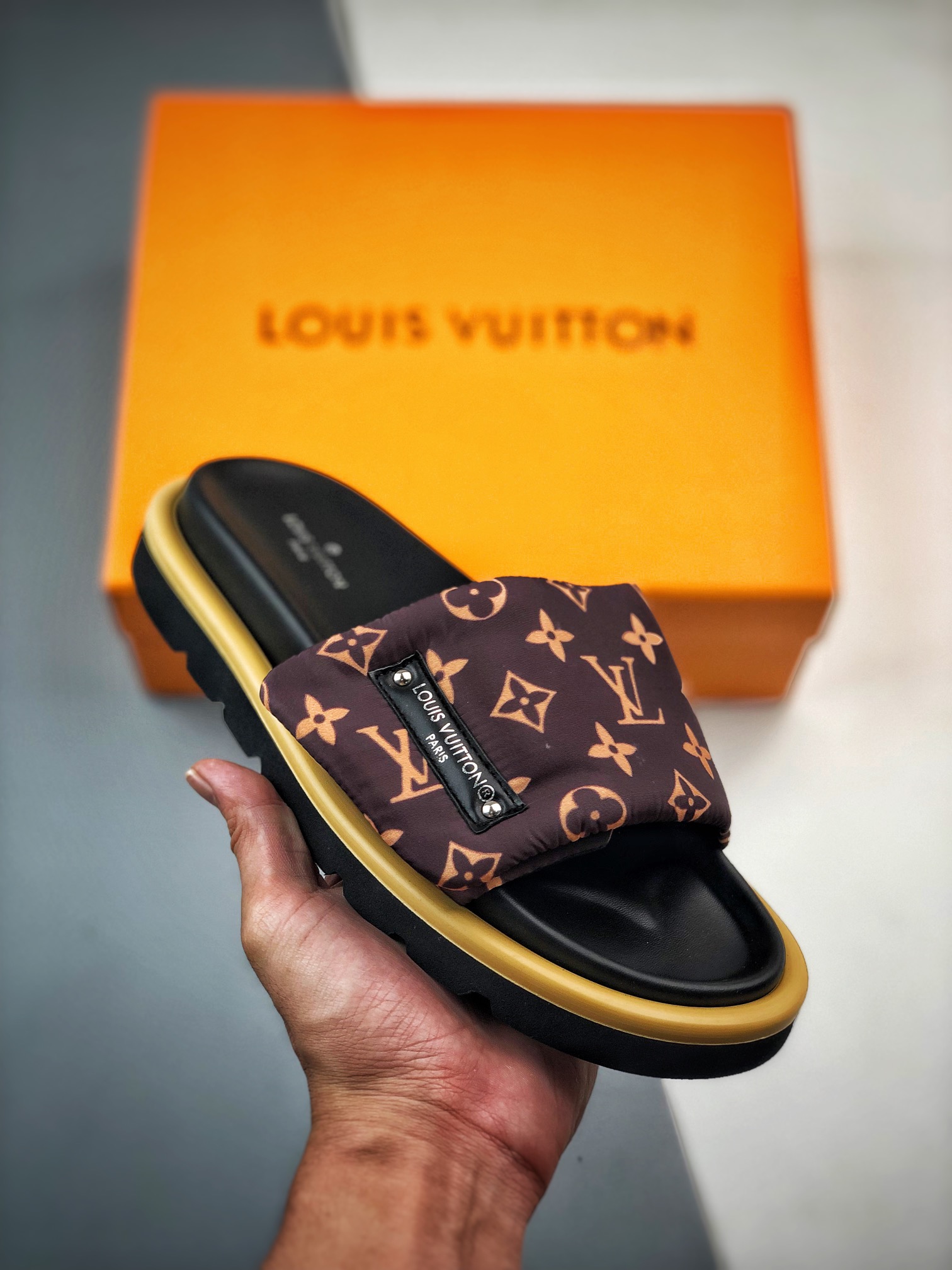 Unisex Fashion Slippers