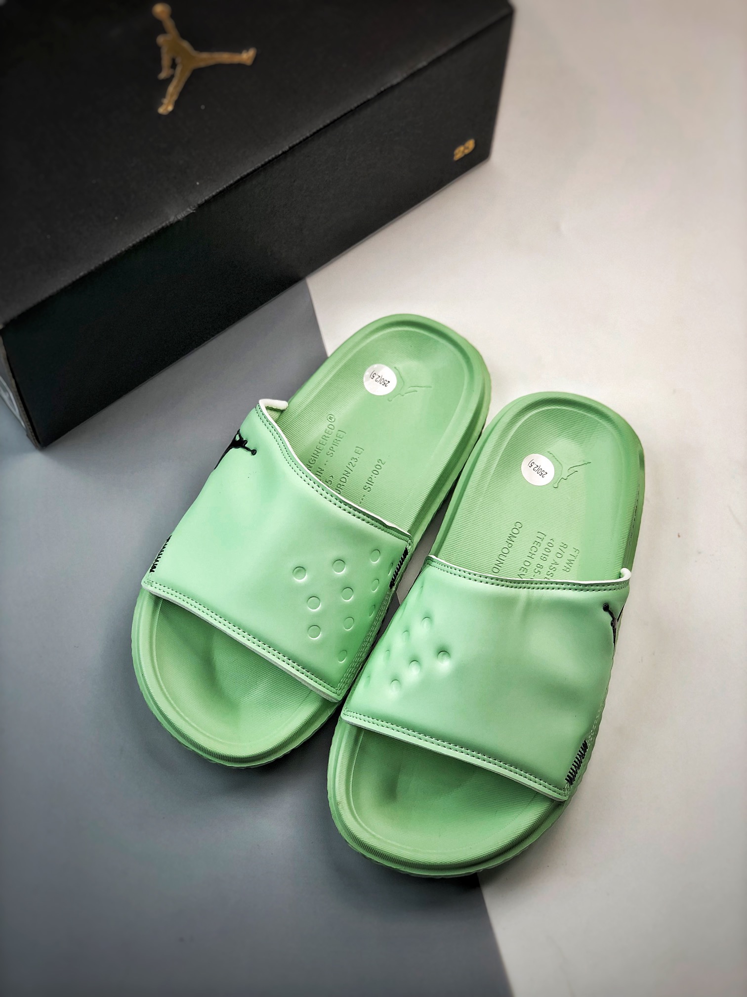Unisex Fashion Slippers