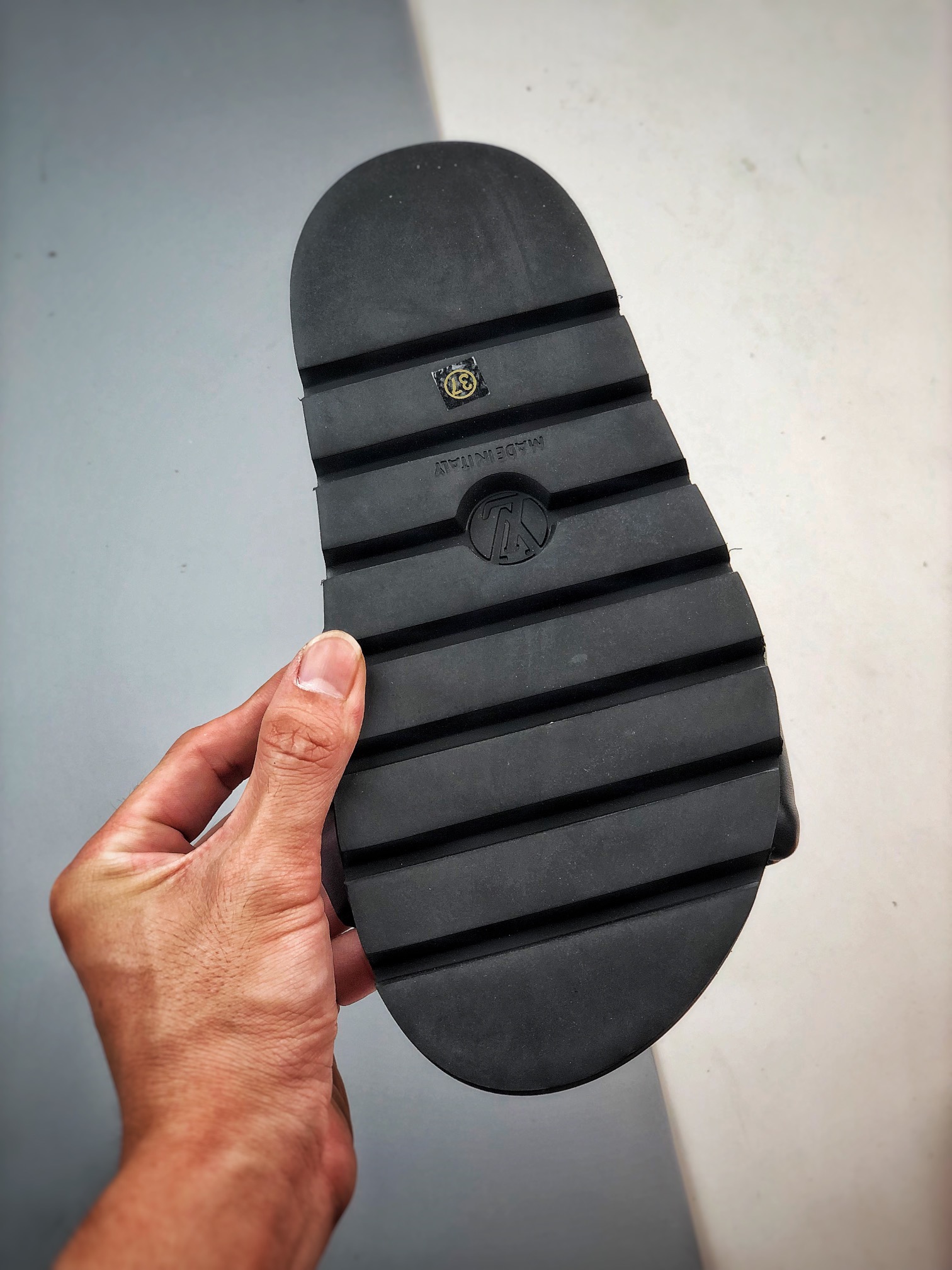 Unisex Fashion Slippers