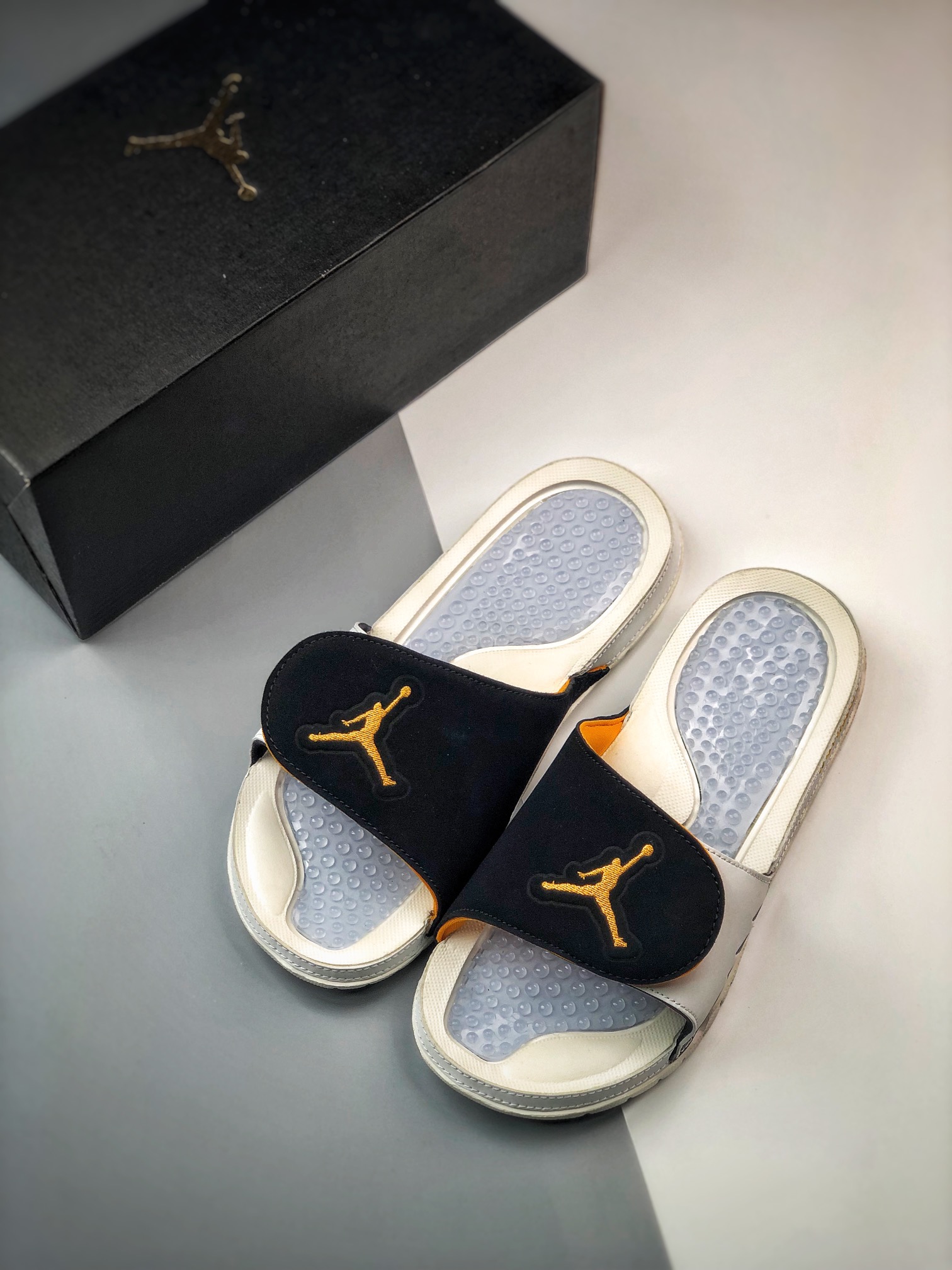 Unisex Fashion Slippers