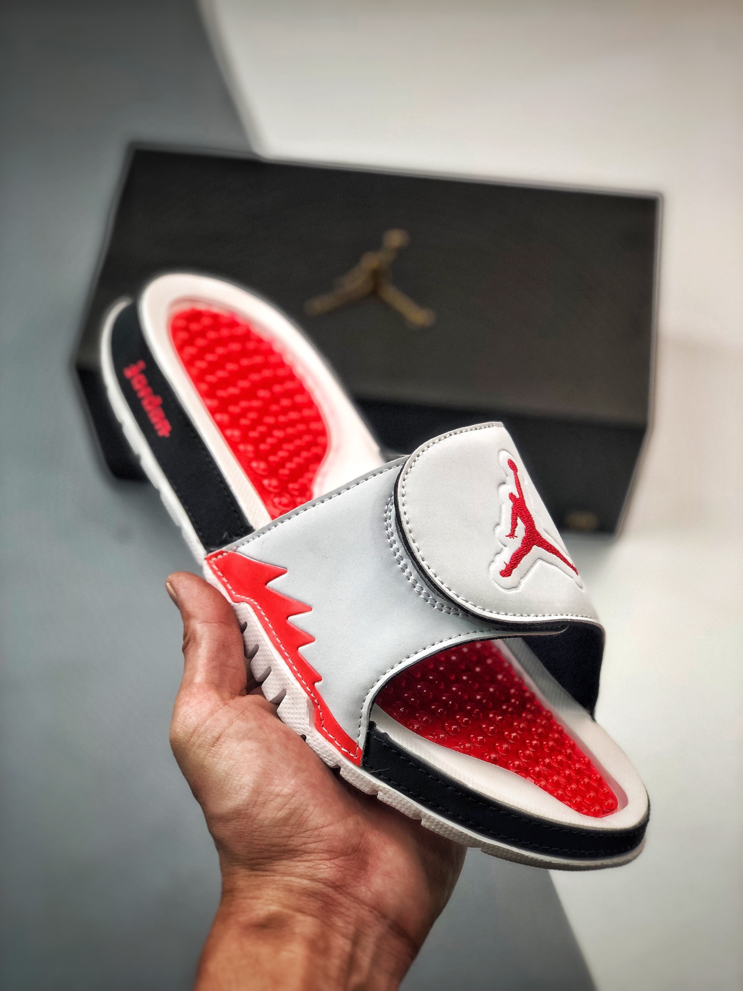 Unisex Fashion Slippers