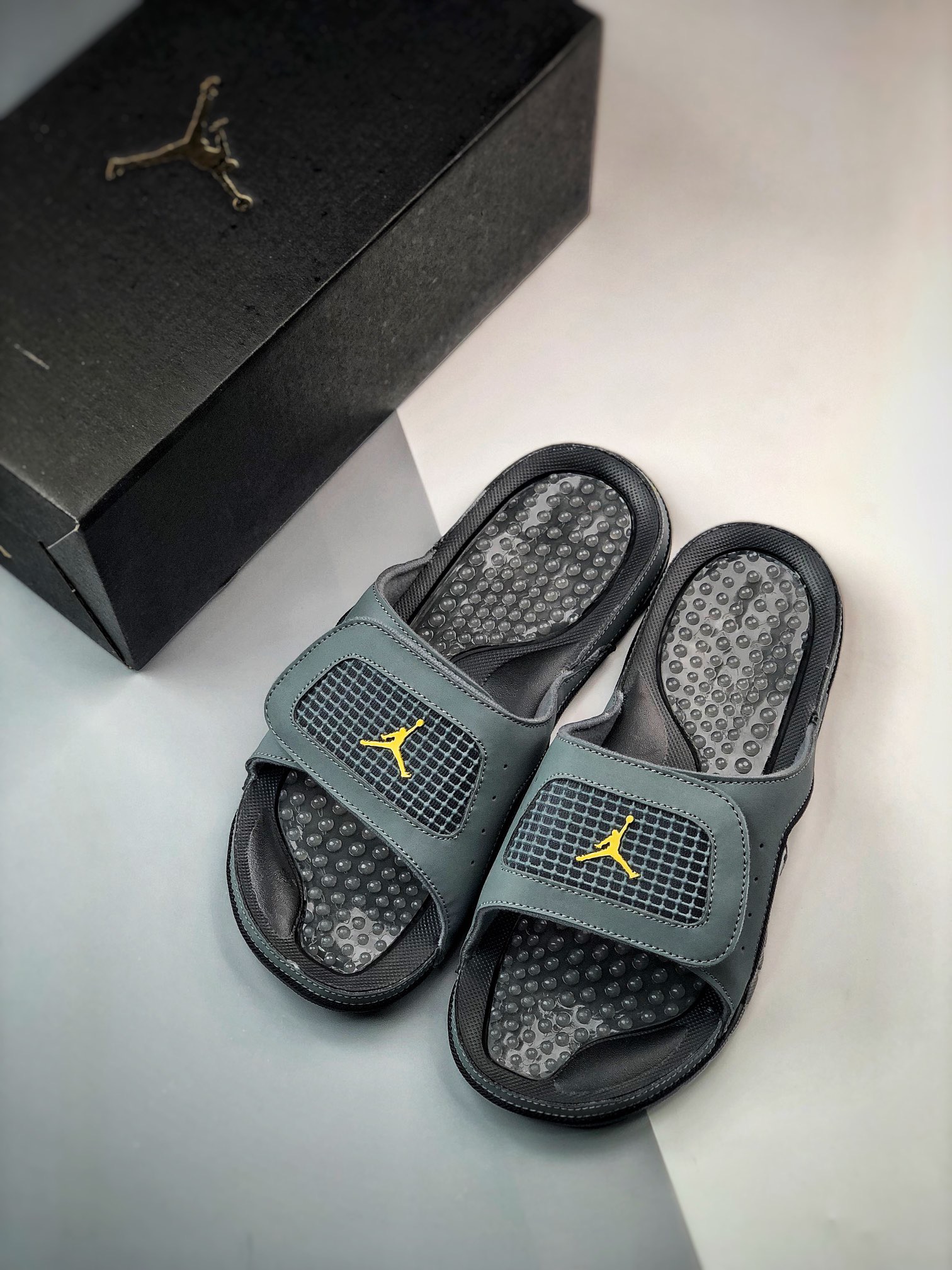 Unisex Fashion Slippers