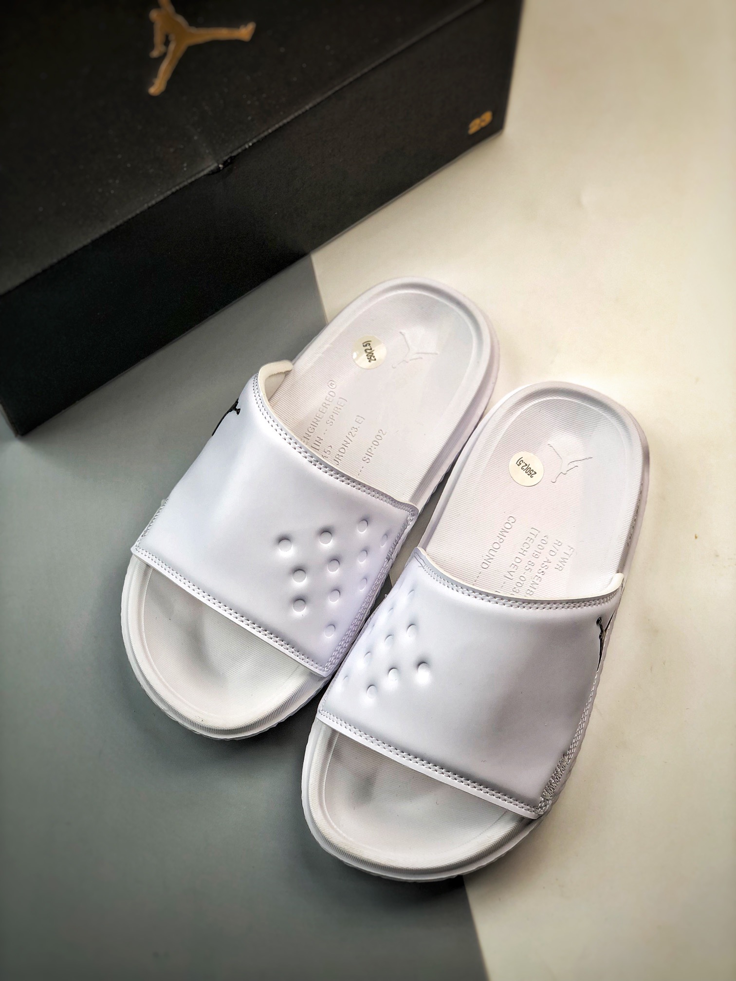 Unisex Fashion Slippers