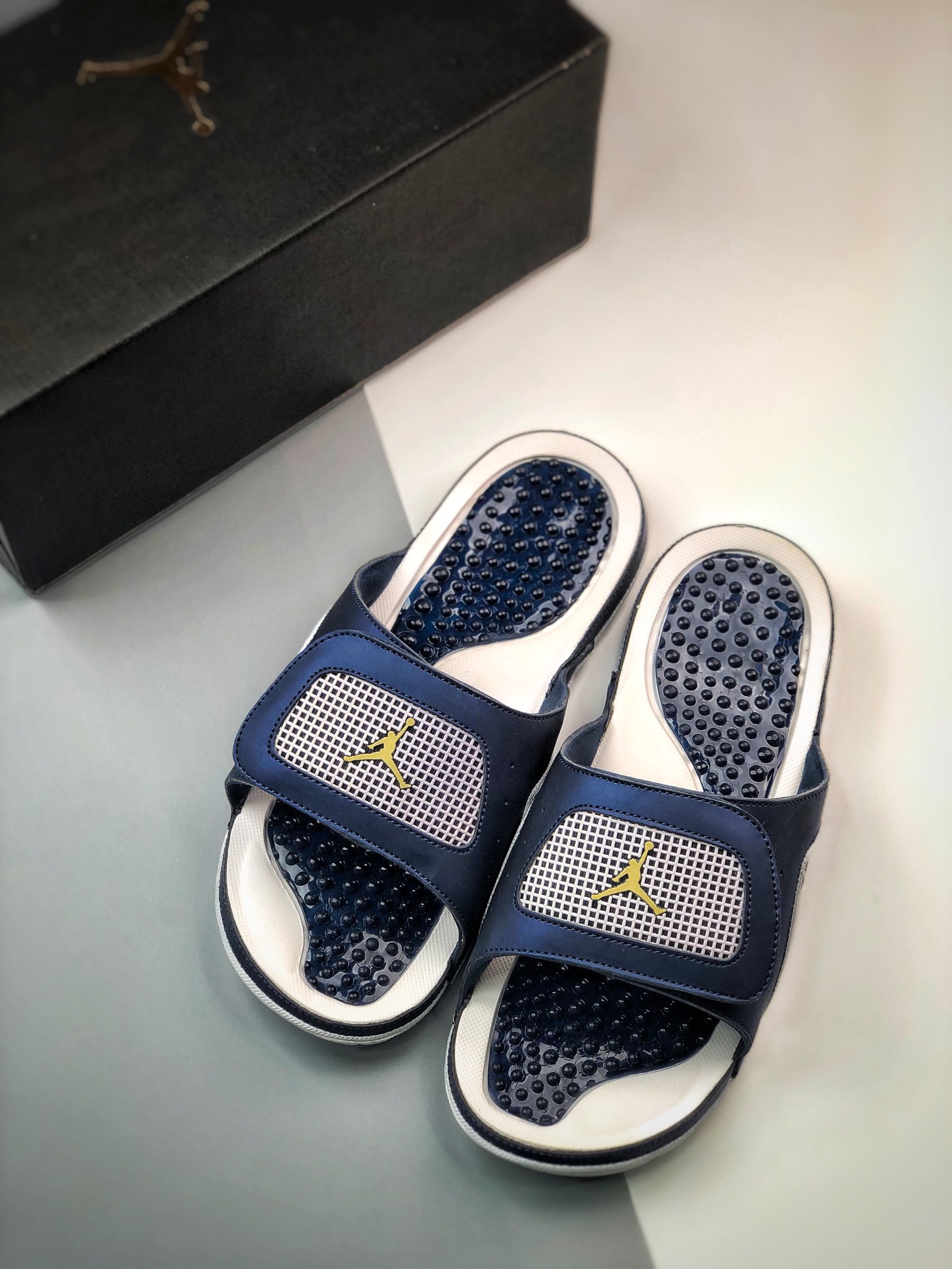 Unisex Fashion Slippers