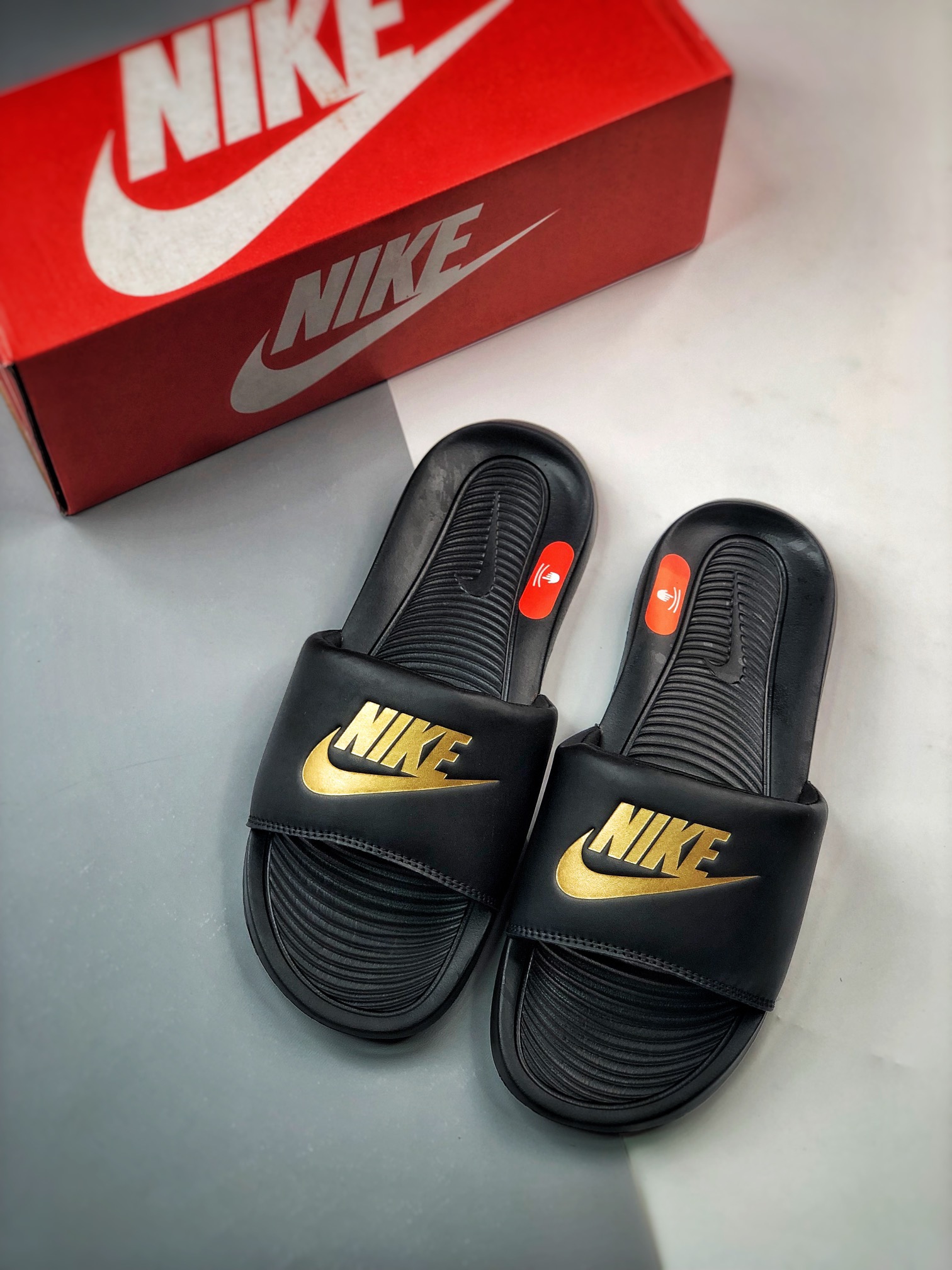 Unisex Fashion Slippers