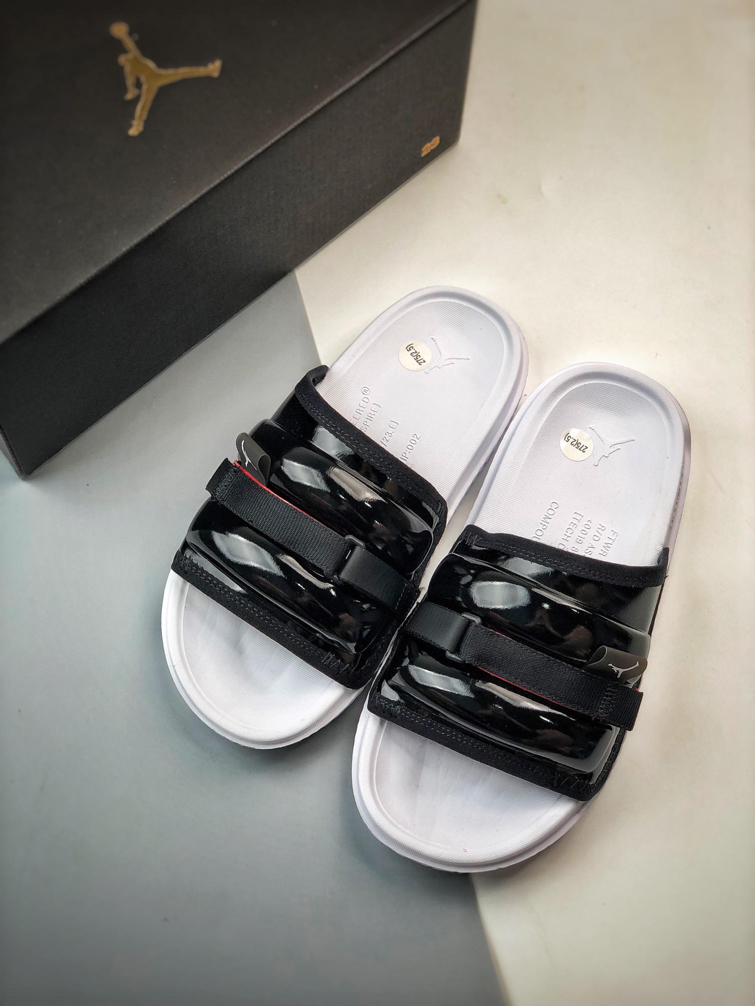 Unisex Fashion Slippers