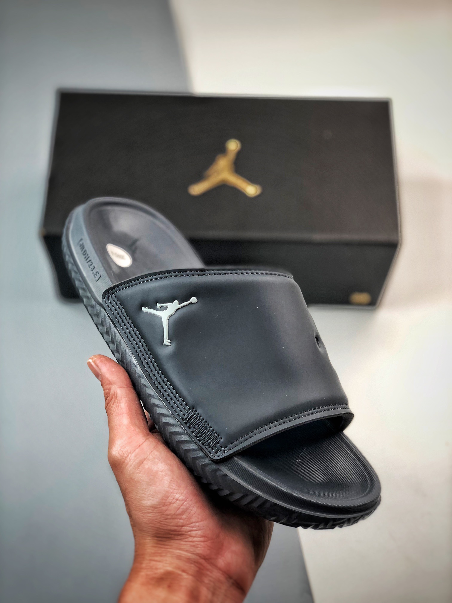 Unisex Fashion Slippers