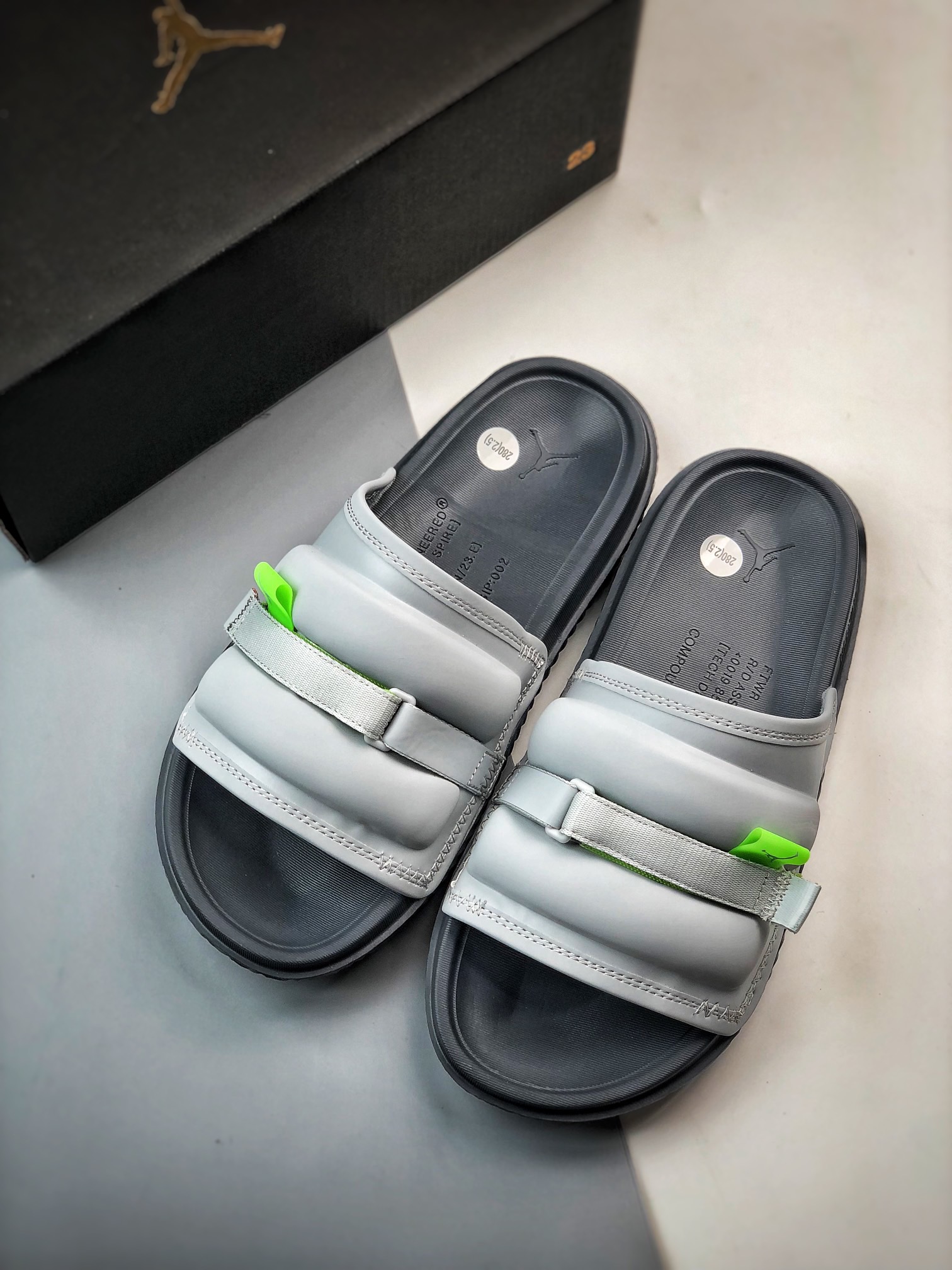 Unisex Fashion Slippers