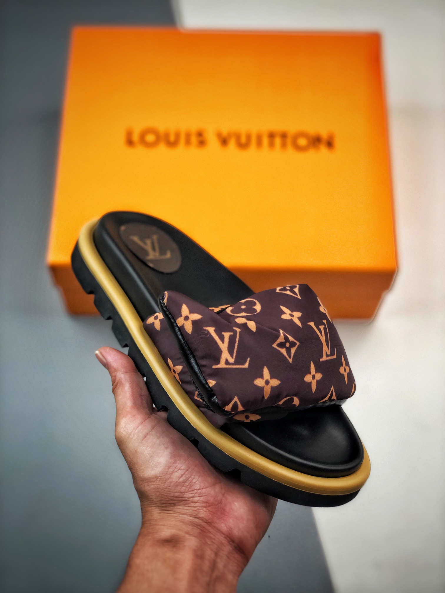Unisex Fashion Slippers