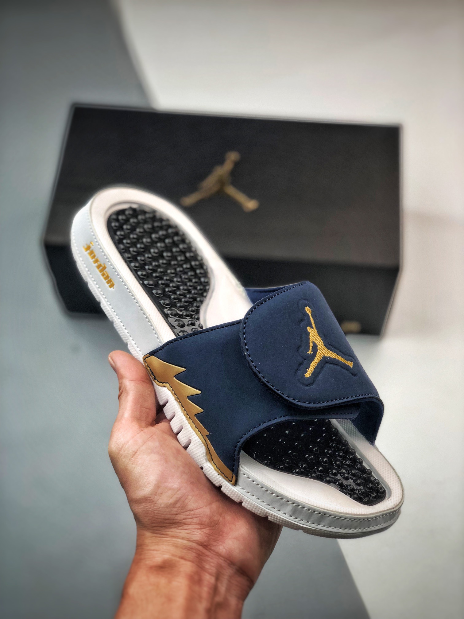 Unisex Fashion Slippers