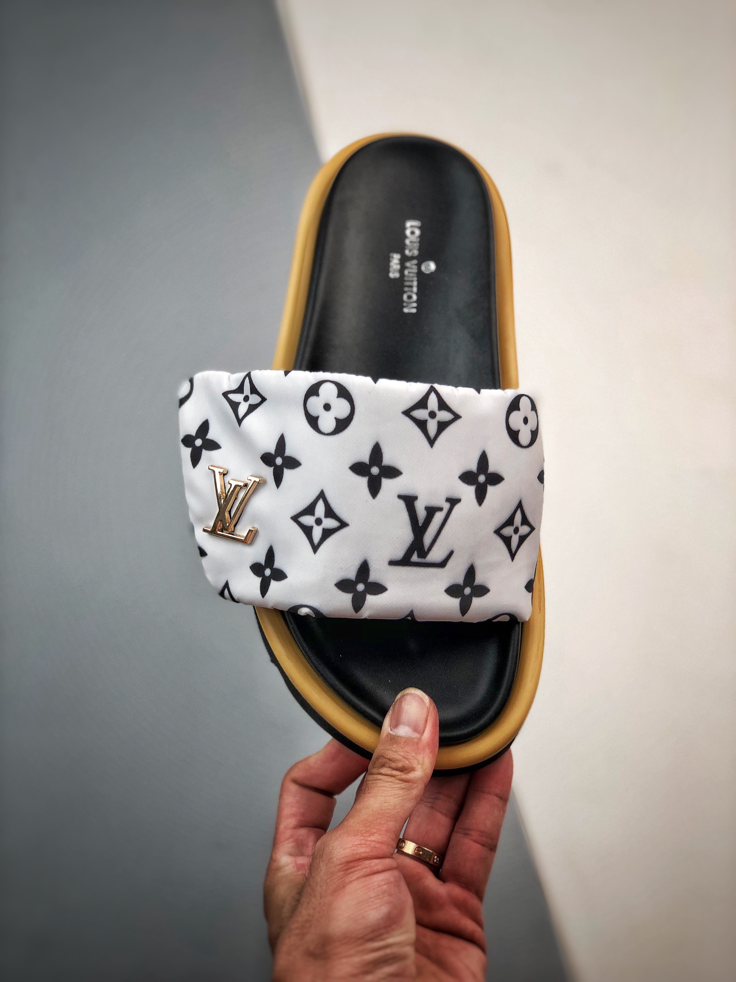 Unisex Fashion Slippers