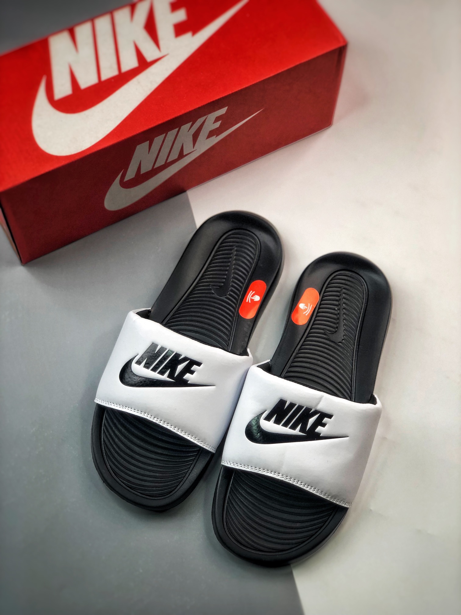 Unisex Fashion Slippers