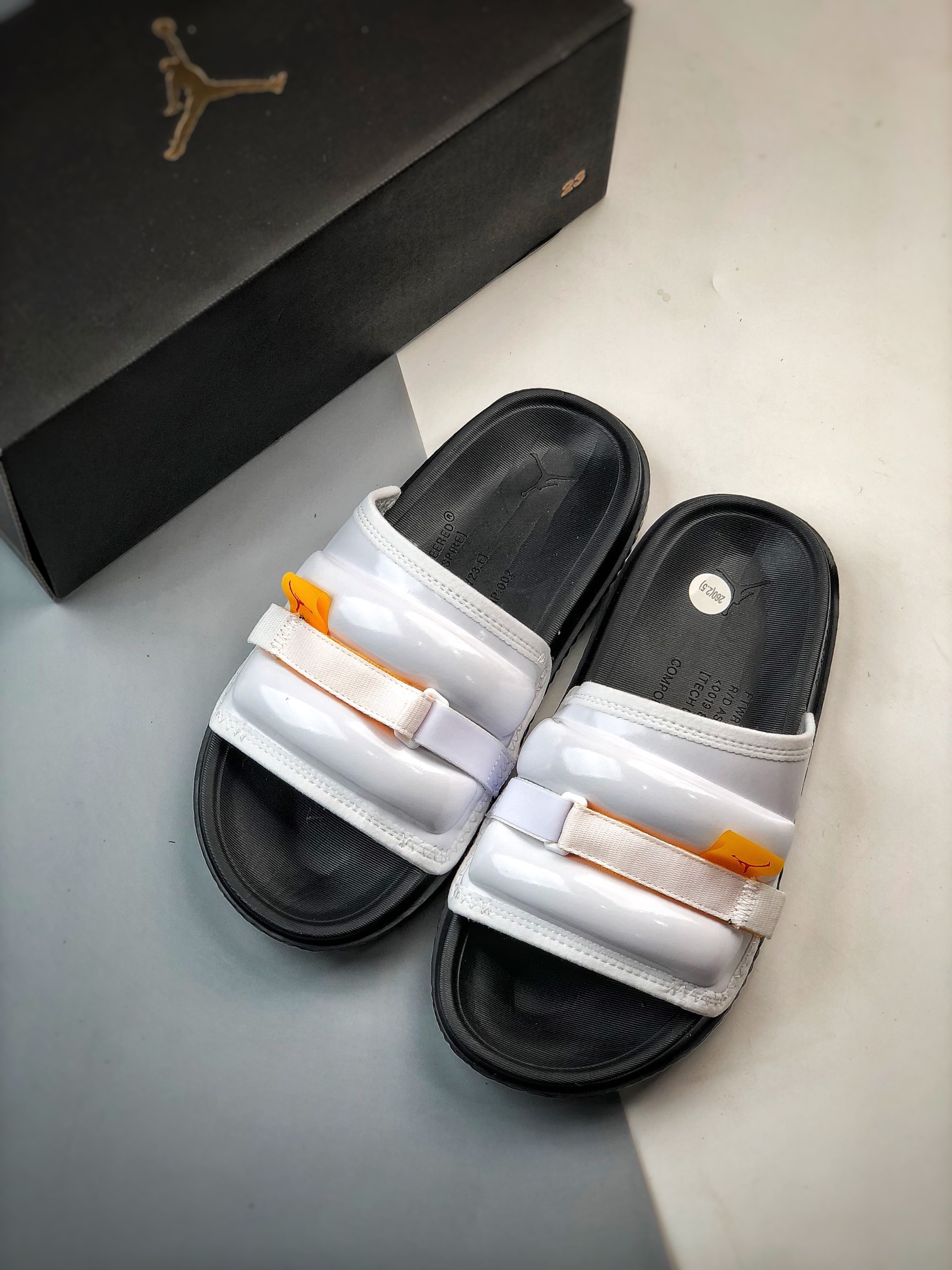 Unisex Fashion Slippers