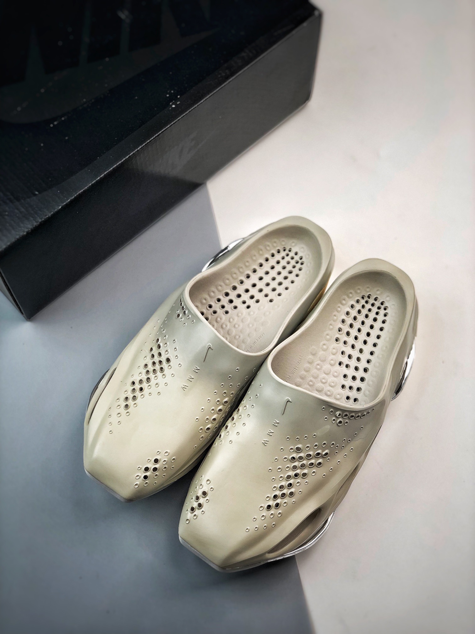 Unisex Fashion Slippers