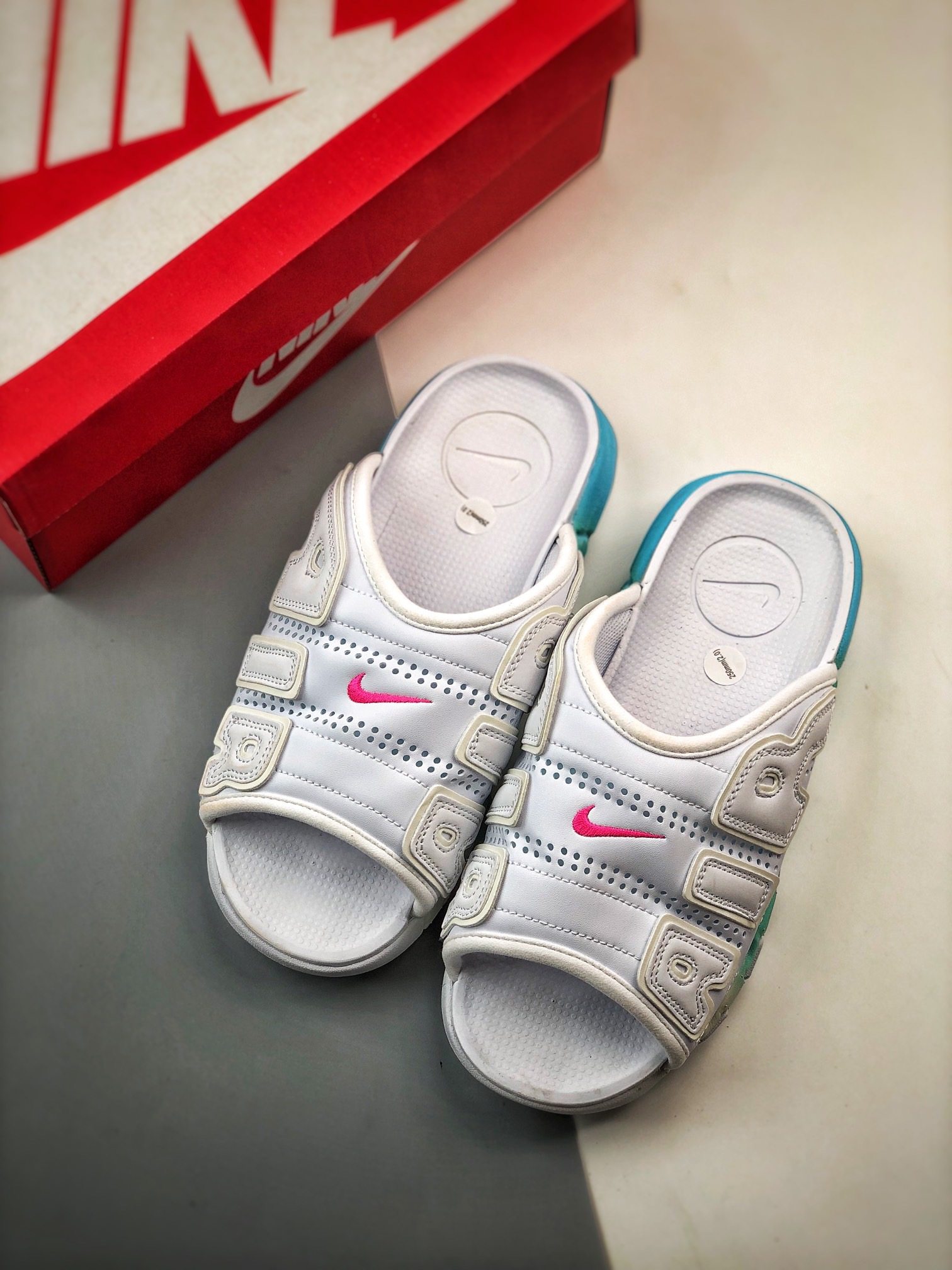 Unisex Fashion Slippers