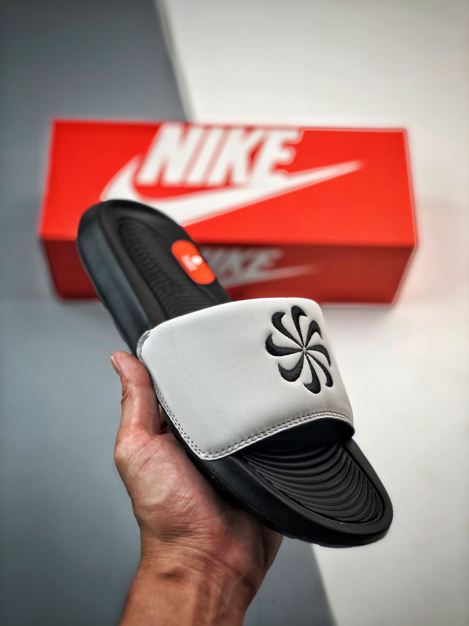 Unisex Fashion Slippers