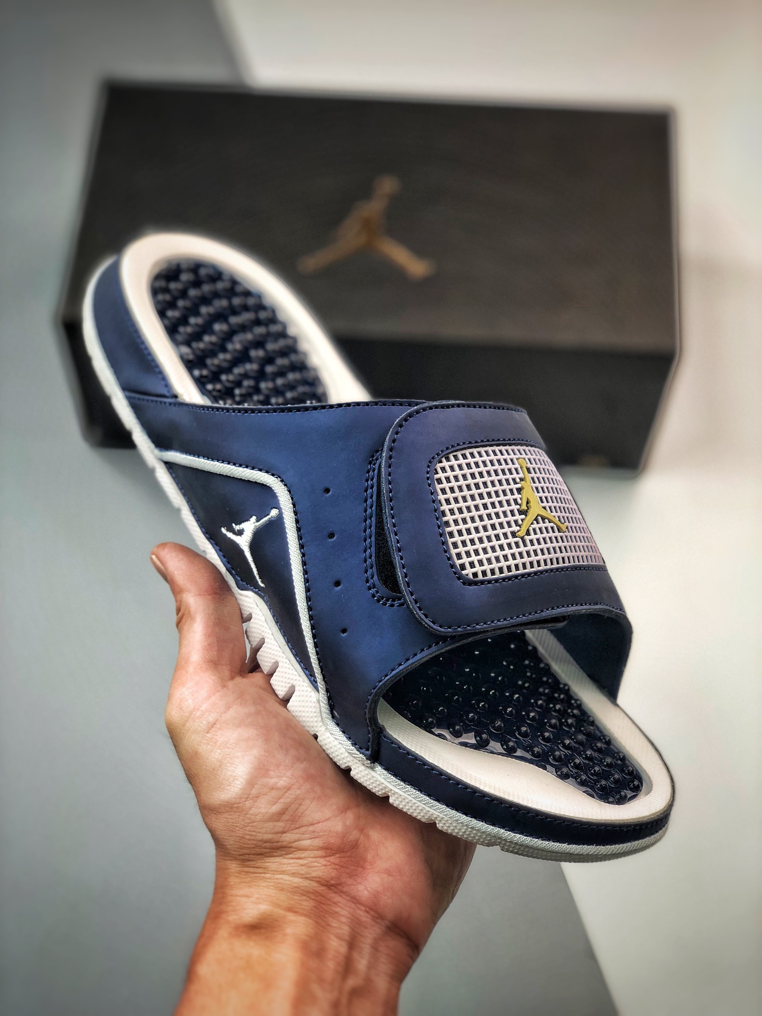 Unisex Fashion Slippers
