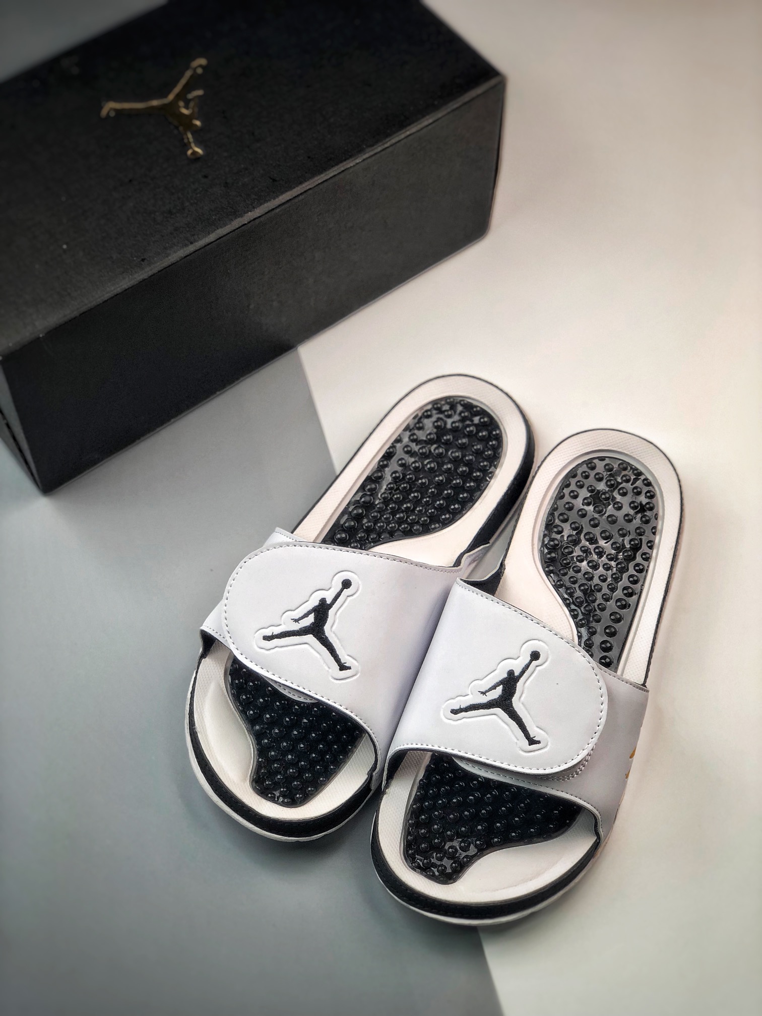 Unisex Fashion Slippers