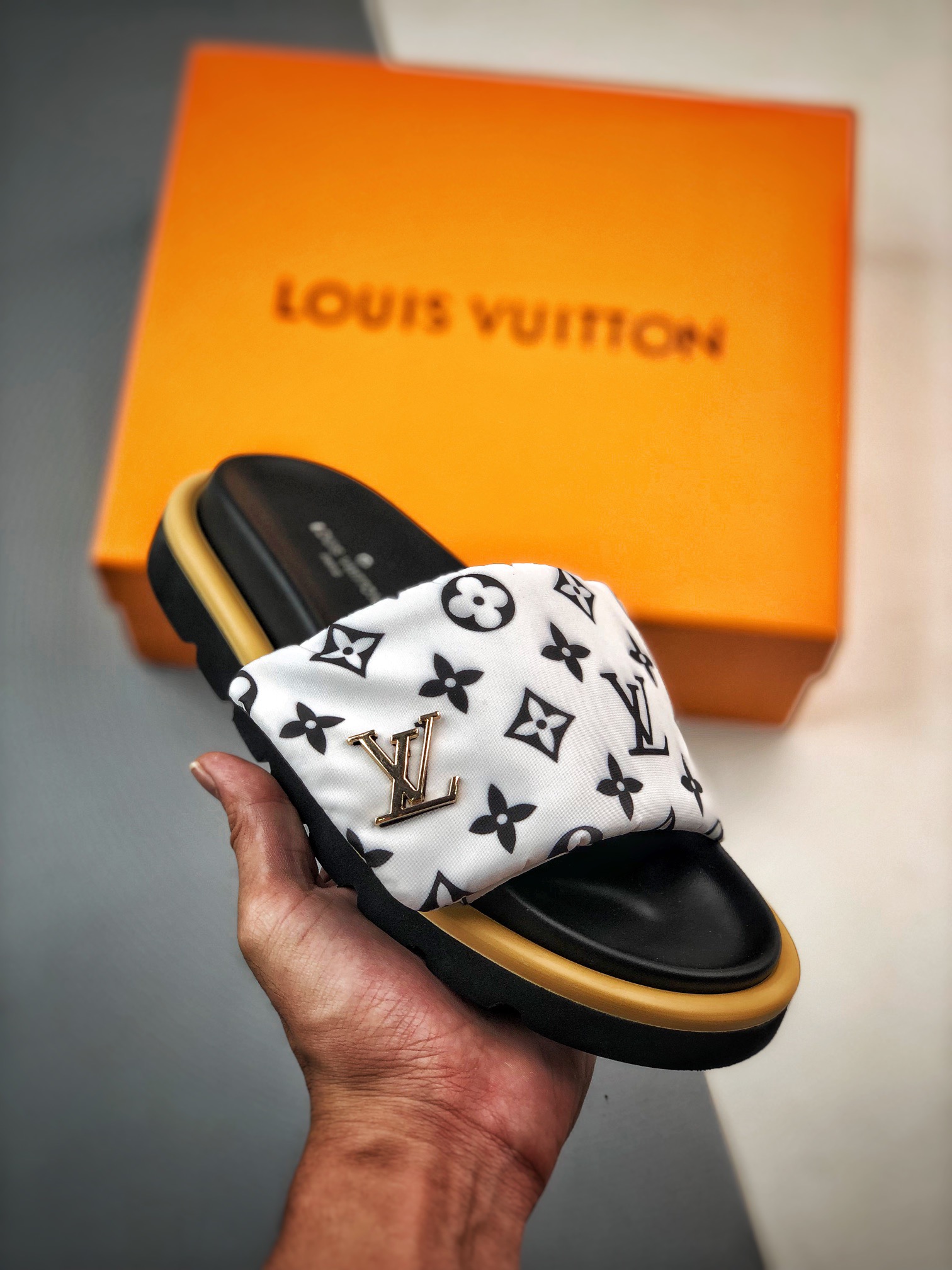 Unisex Fashion Slippers