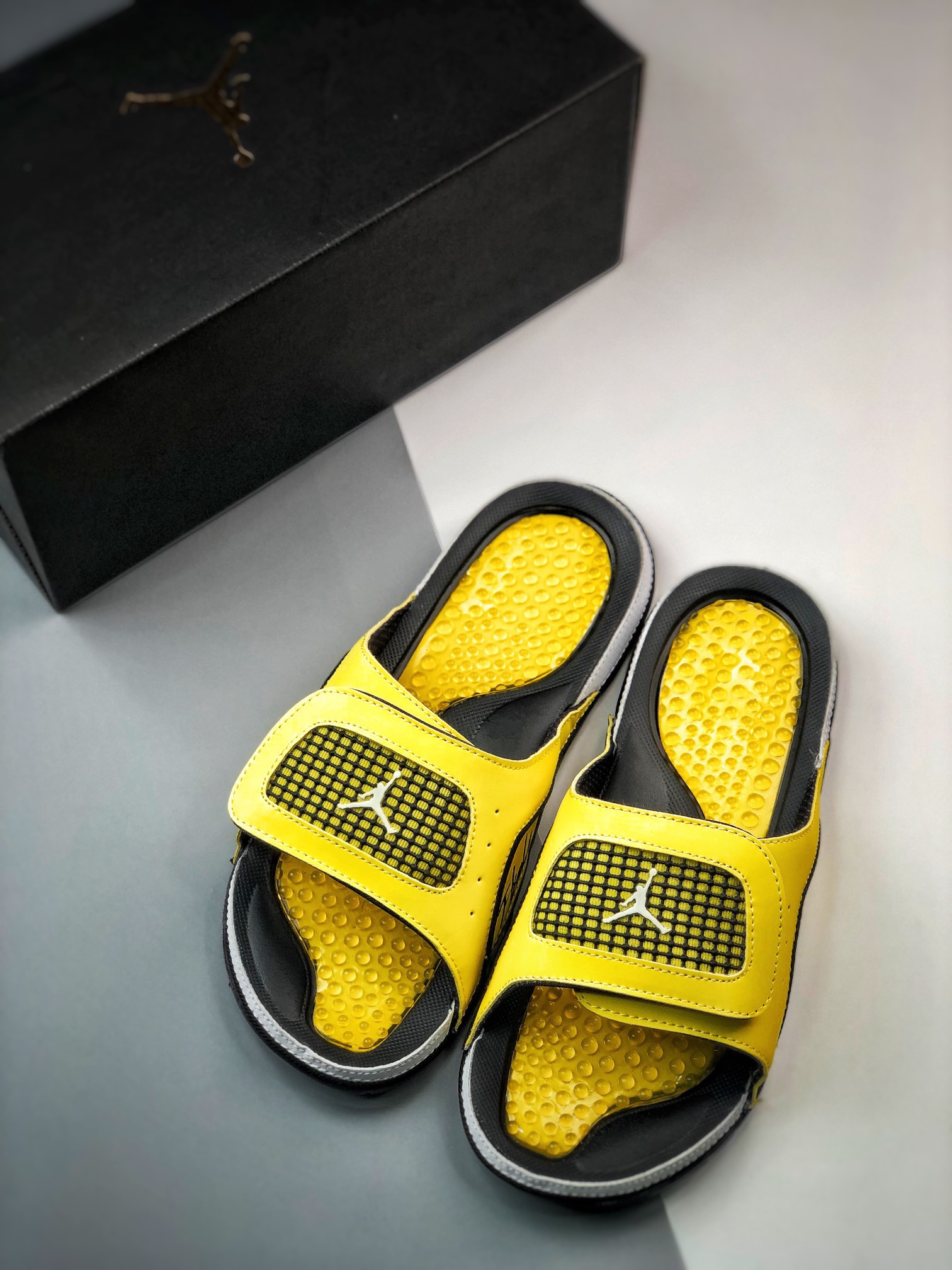 Unisex Fashion Slippers
