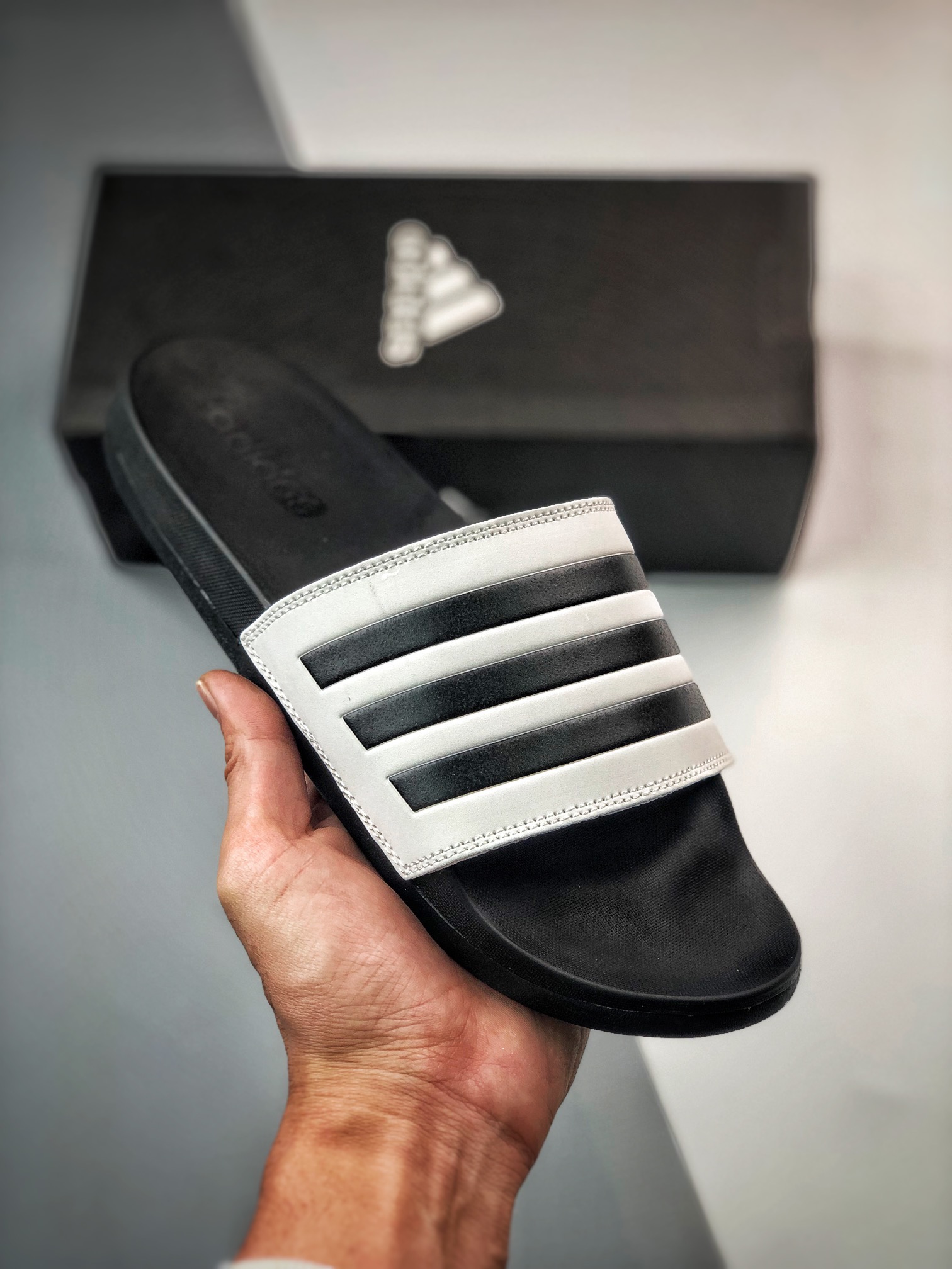 Unisex Fashion Slippers