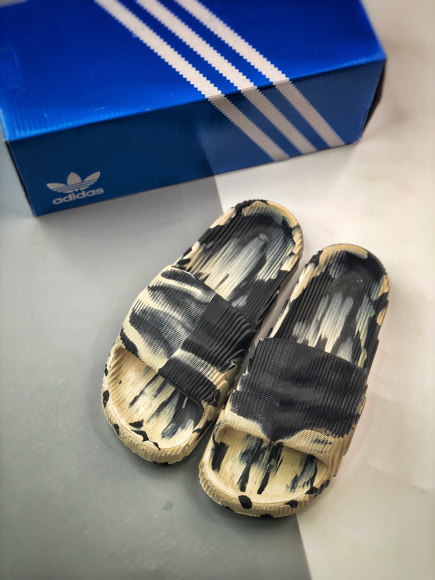 Unisex Fashion Slippers