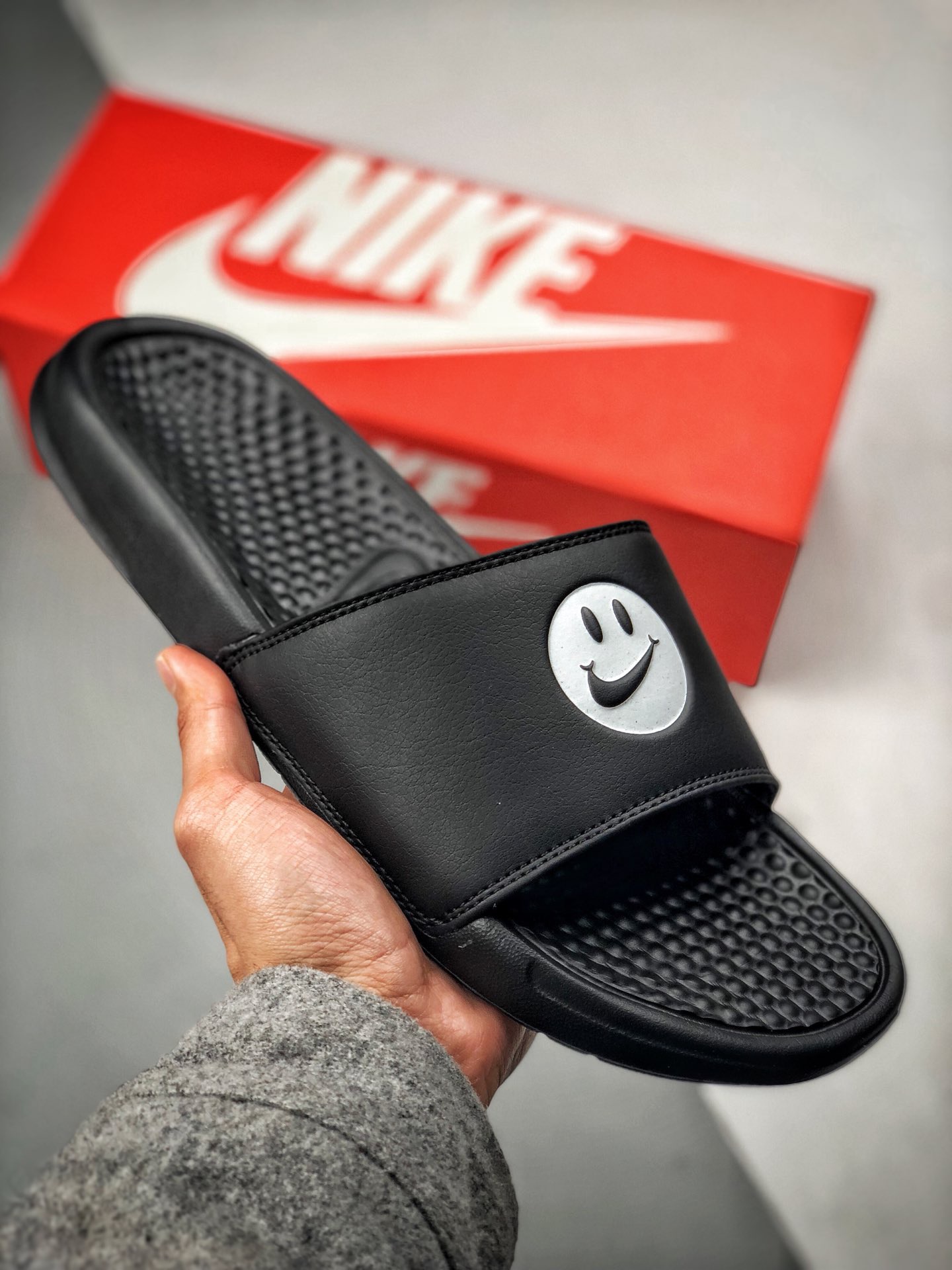 Unisex Fashion Slippers