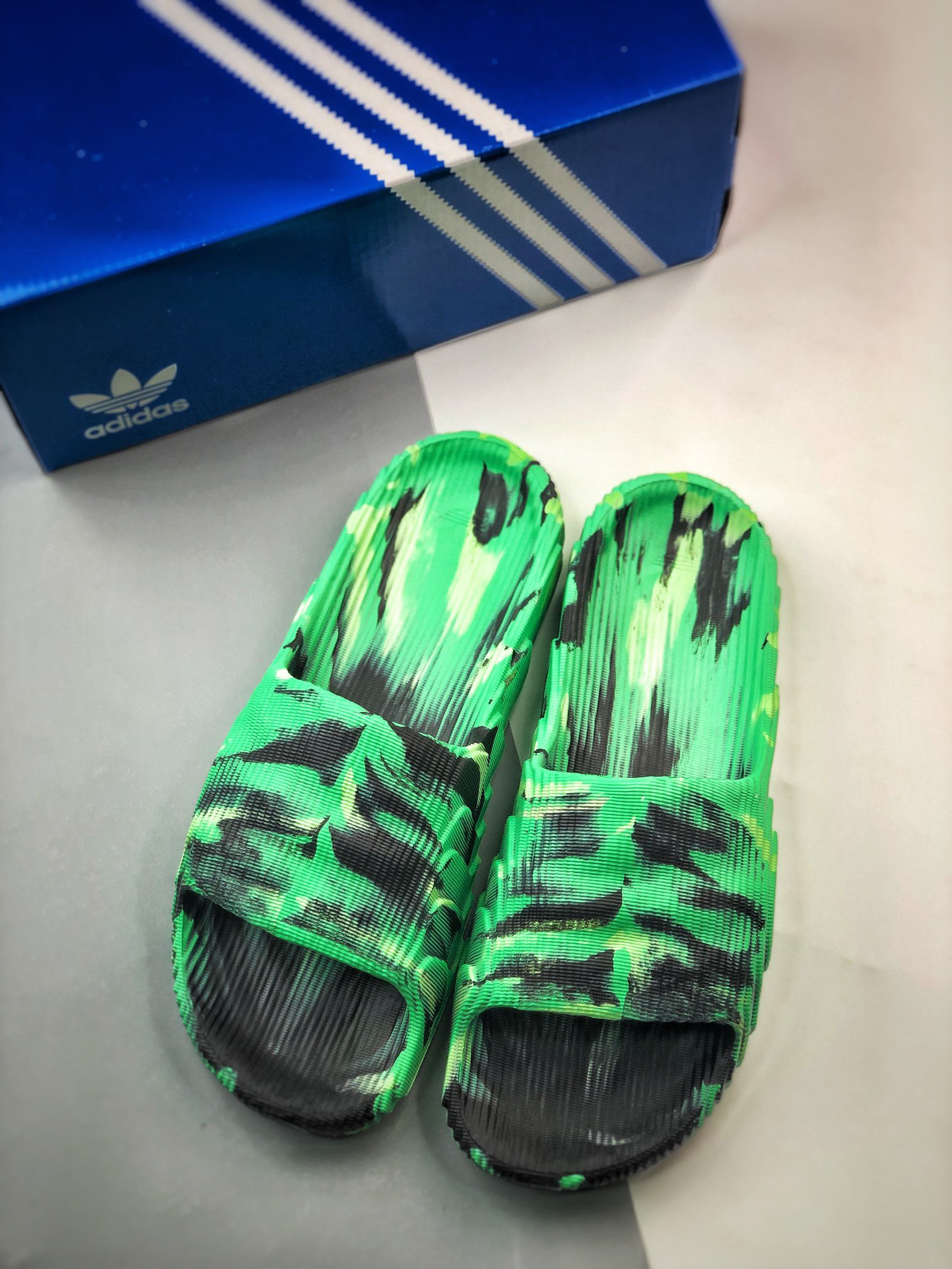 Unisex Fashion Slippers