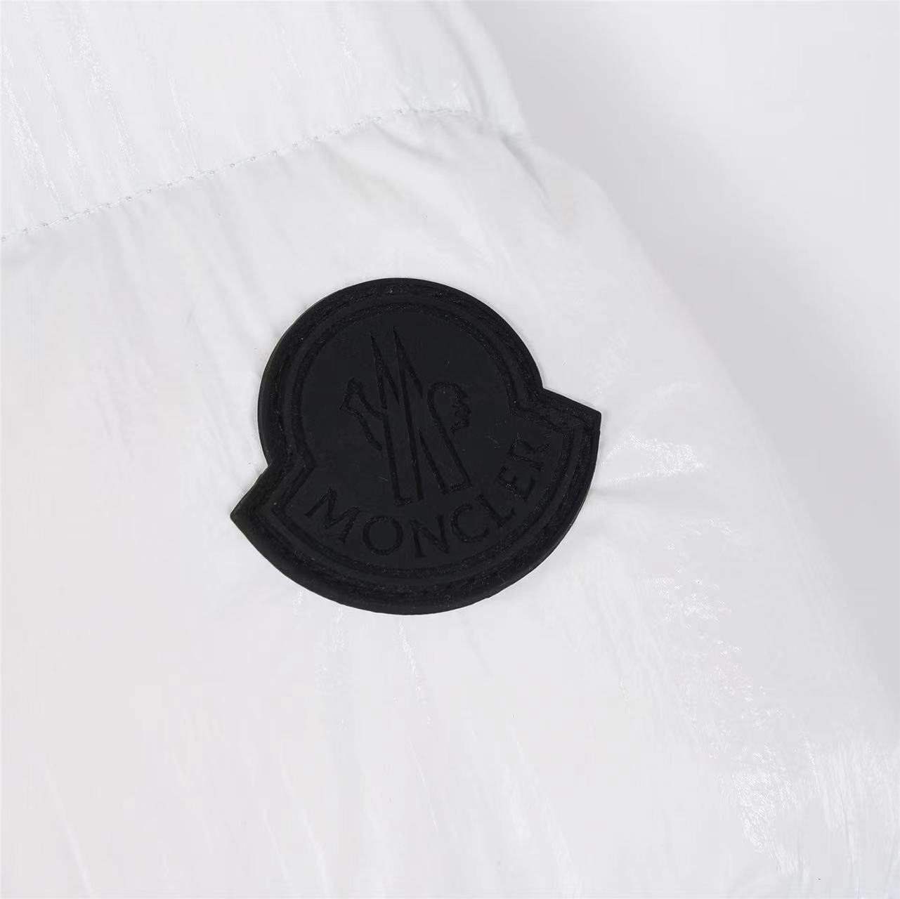 Mouth covered #Tharon 22FW new glossy hooded LOGO couple model