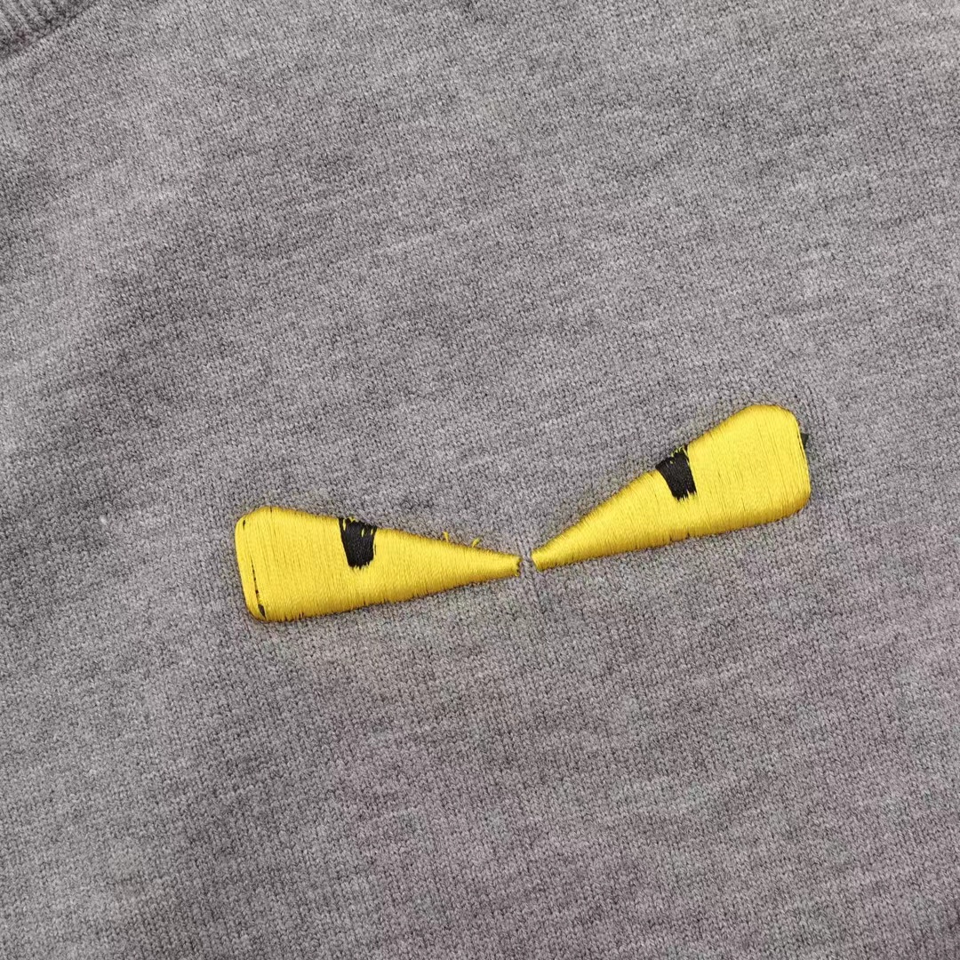 Fendi 23Fw embroidered monster eyes crew neck sweater