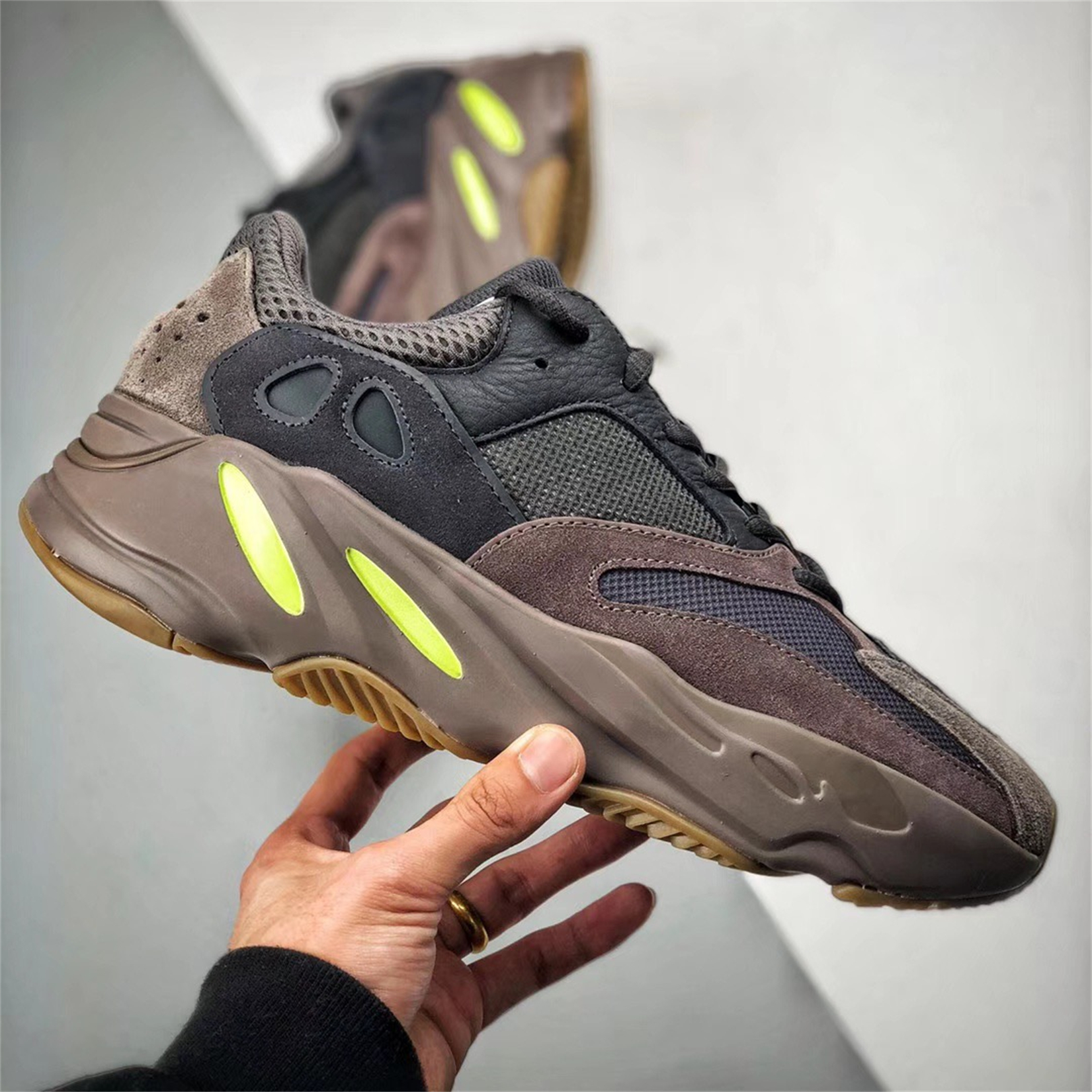 Unisex Yeezy Boost 700 Fashion Casual Shoes