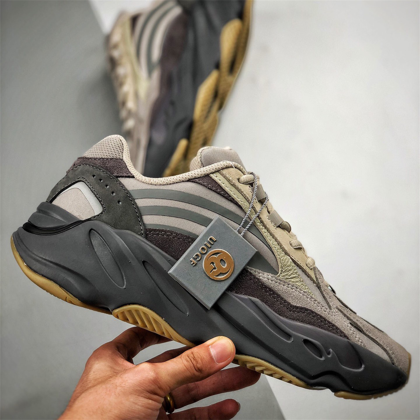 Unisex Yeezy Boost 700 Fashion Casual Shoes