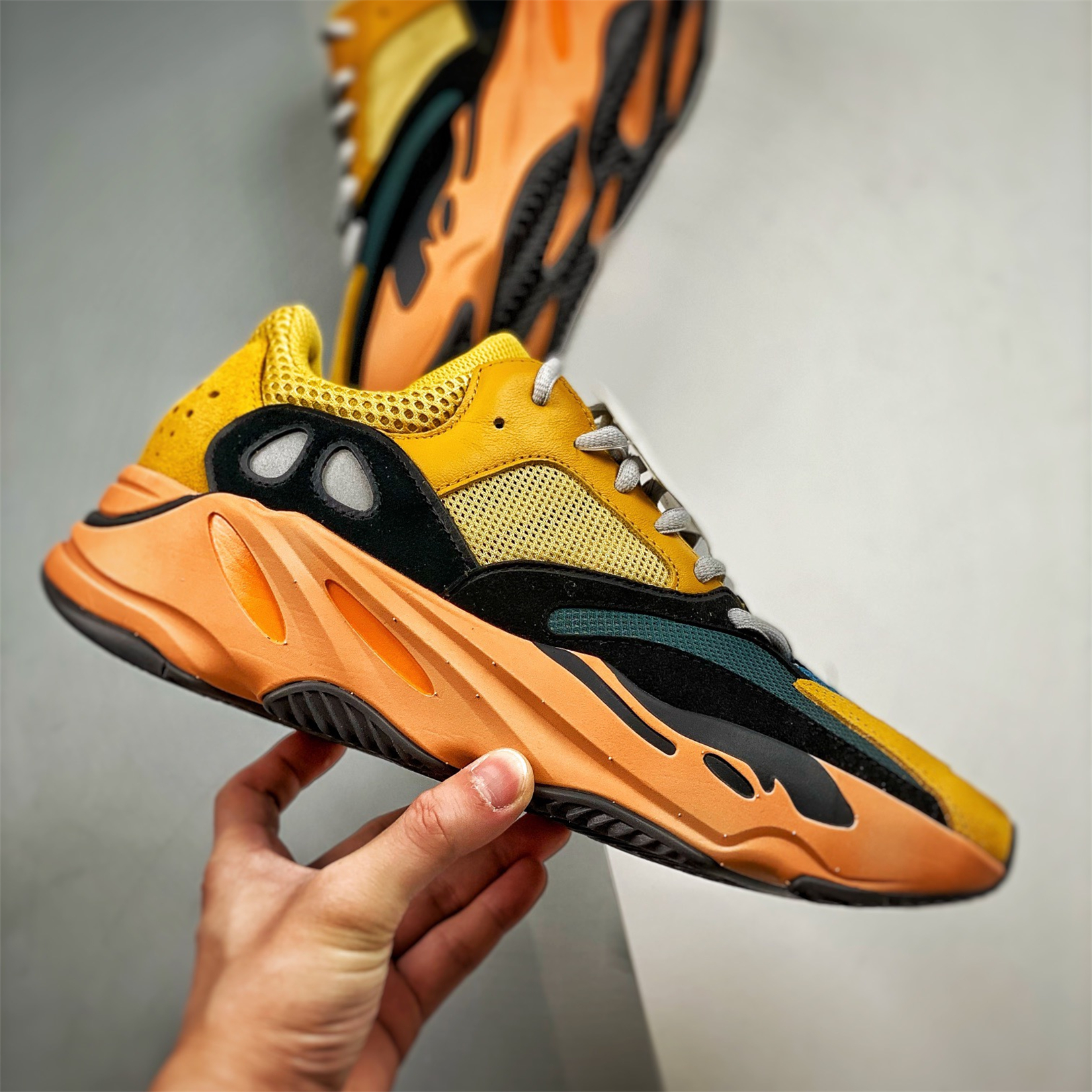 Unisex Yeezy Boost 700 Fashion Casual Shoes