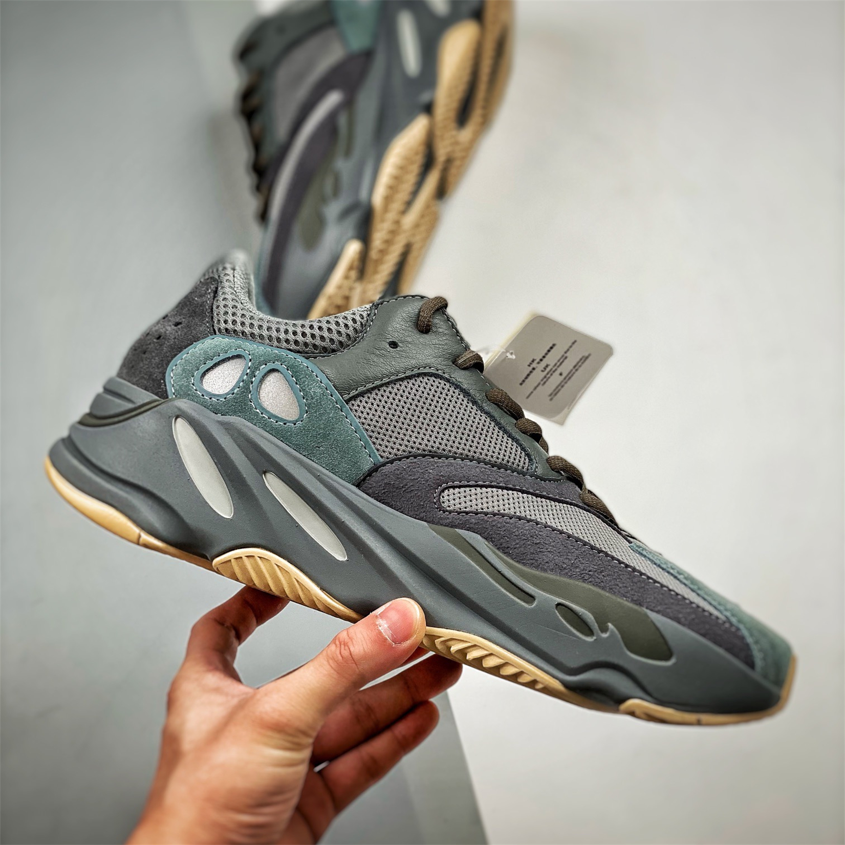 Unisex Yeezy Boost 700 Fashion Casual Shoes