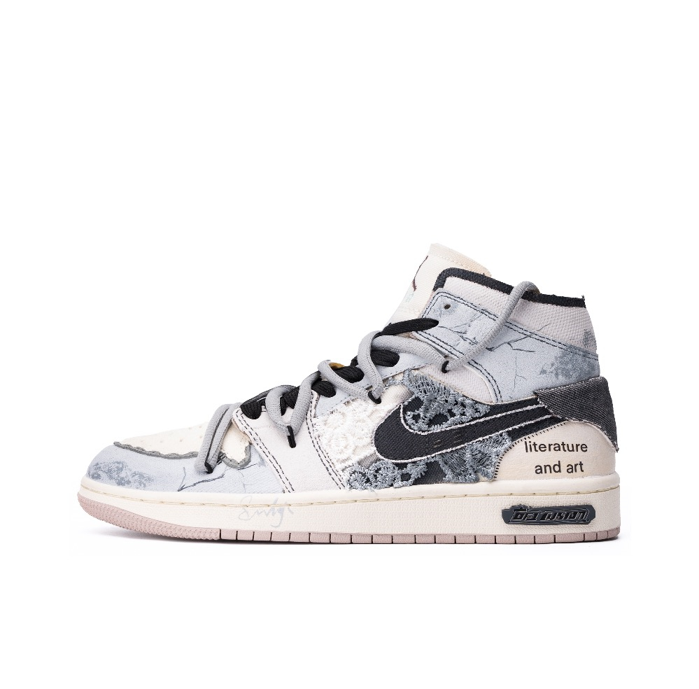 Air Jordan 1 Retro High OG Basketball Shoes