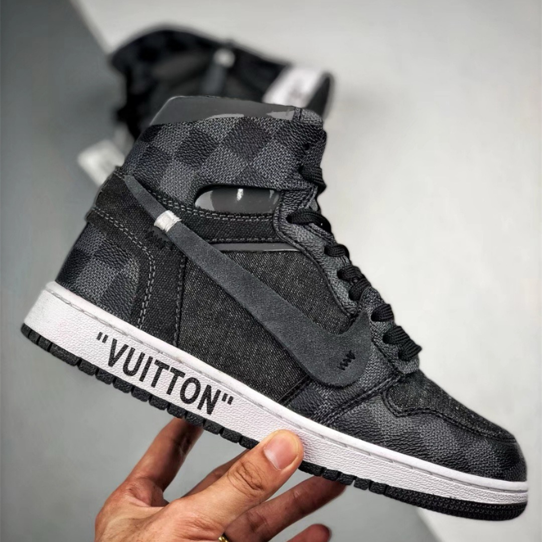 Air Jordan 1 Retro High OG Basketball Shoes