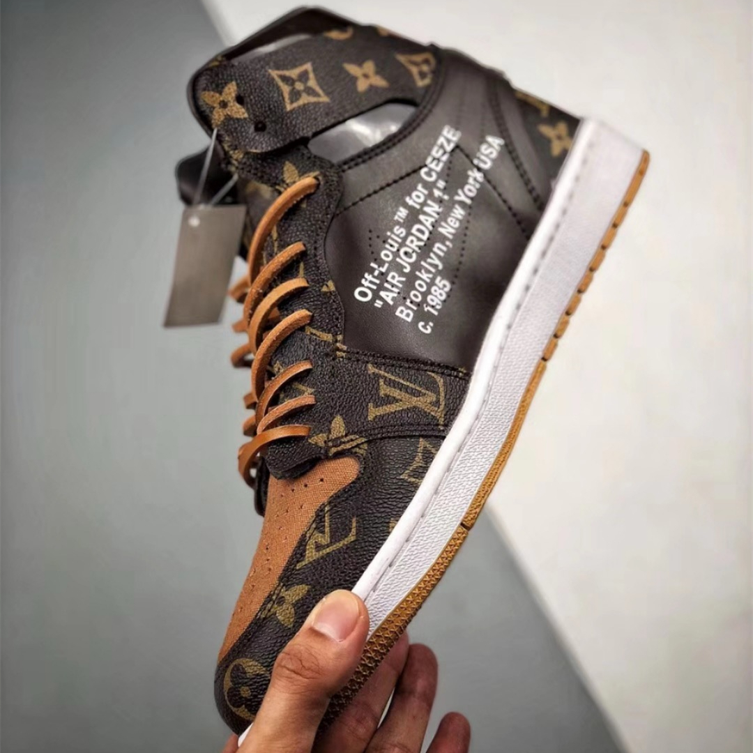 Air Jordan 1 Retro High OG Basketball Shoes