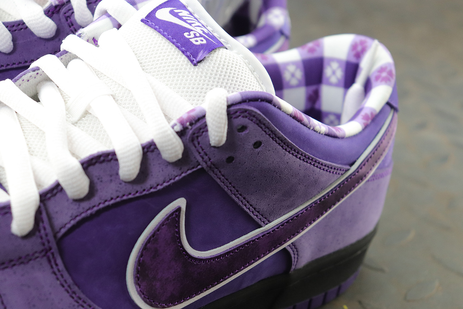 nike sb dunk low purple lobster